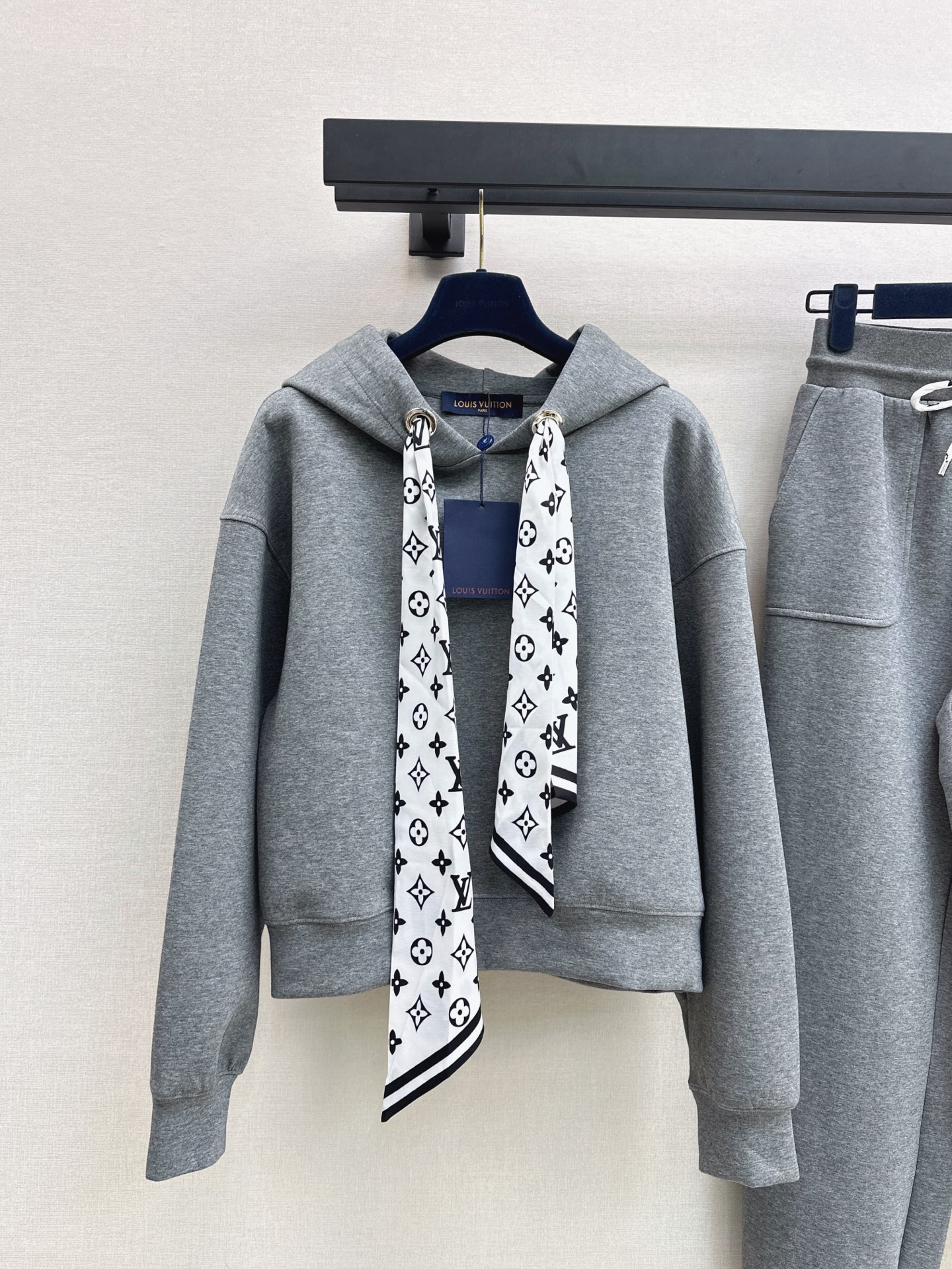 Loui 26fw scarf hhdie pants sets