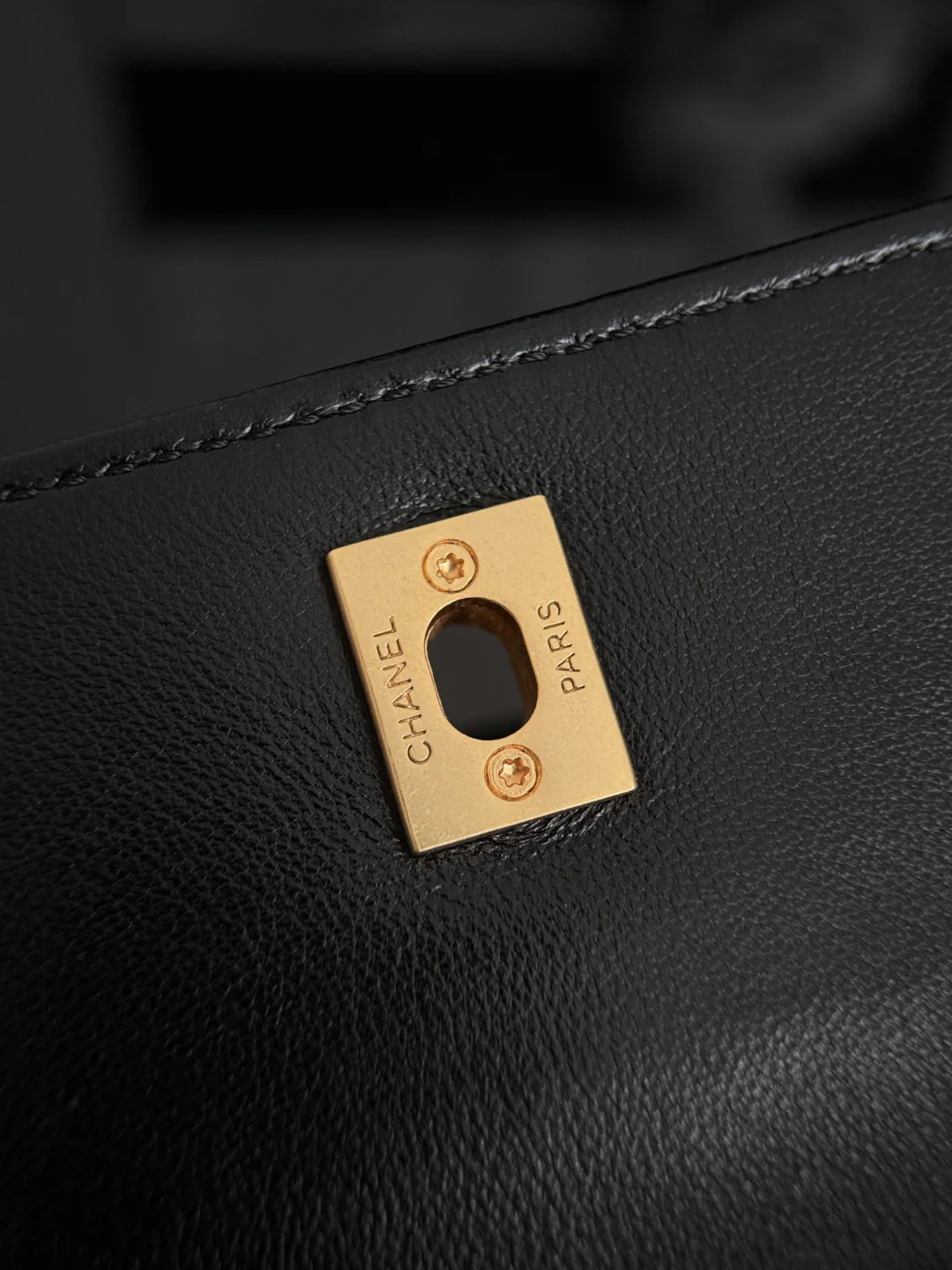 Chan 25A suede flap bag