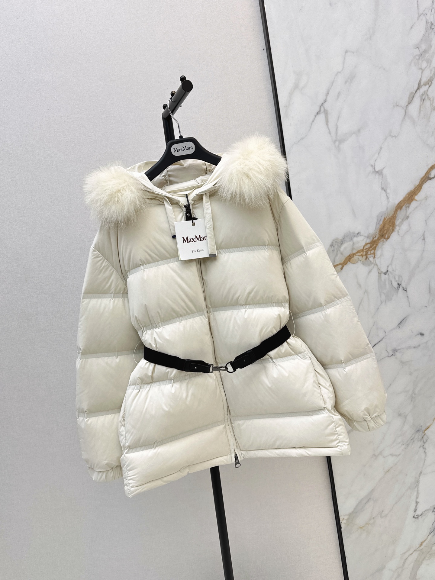 Max 26fw fur-trim hooded belted down jacket