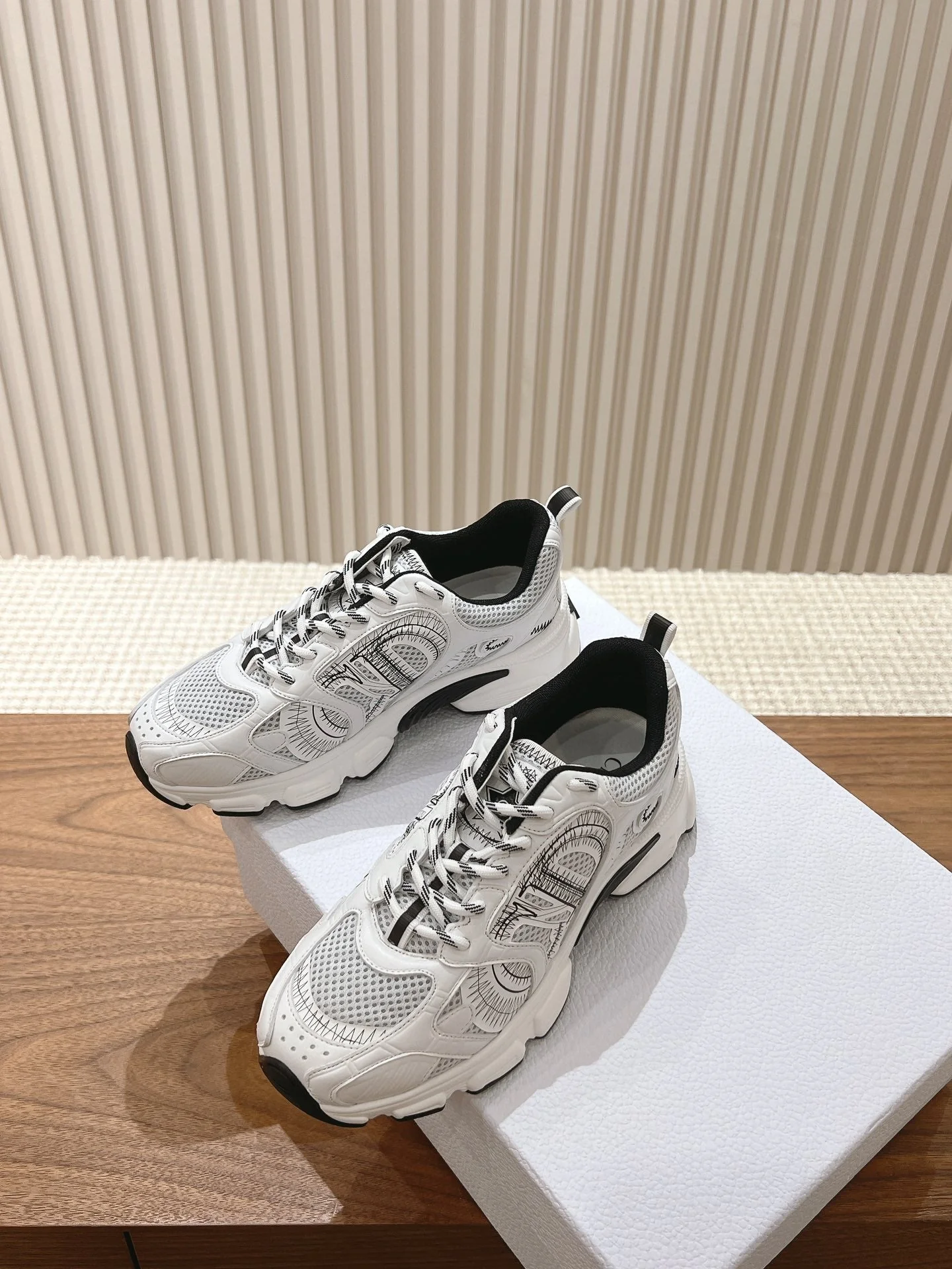 D chrono sneaker