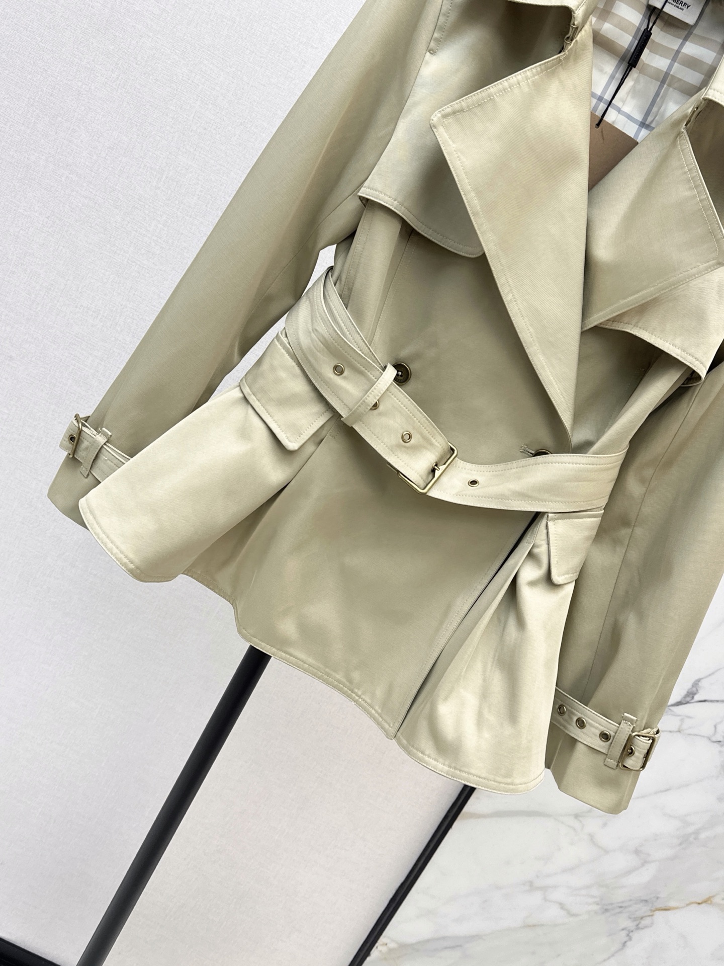 Bur 26fw cropped belted trench coats