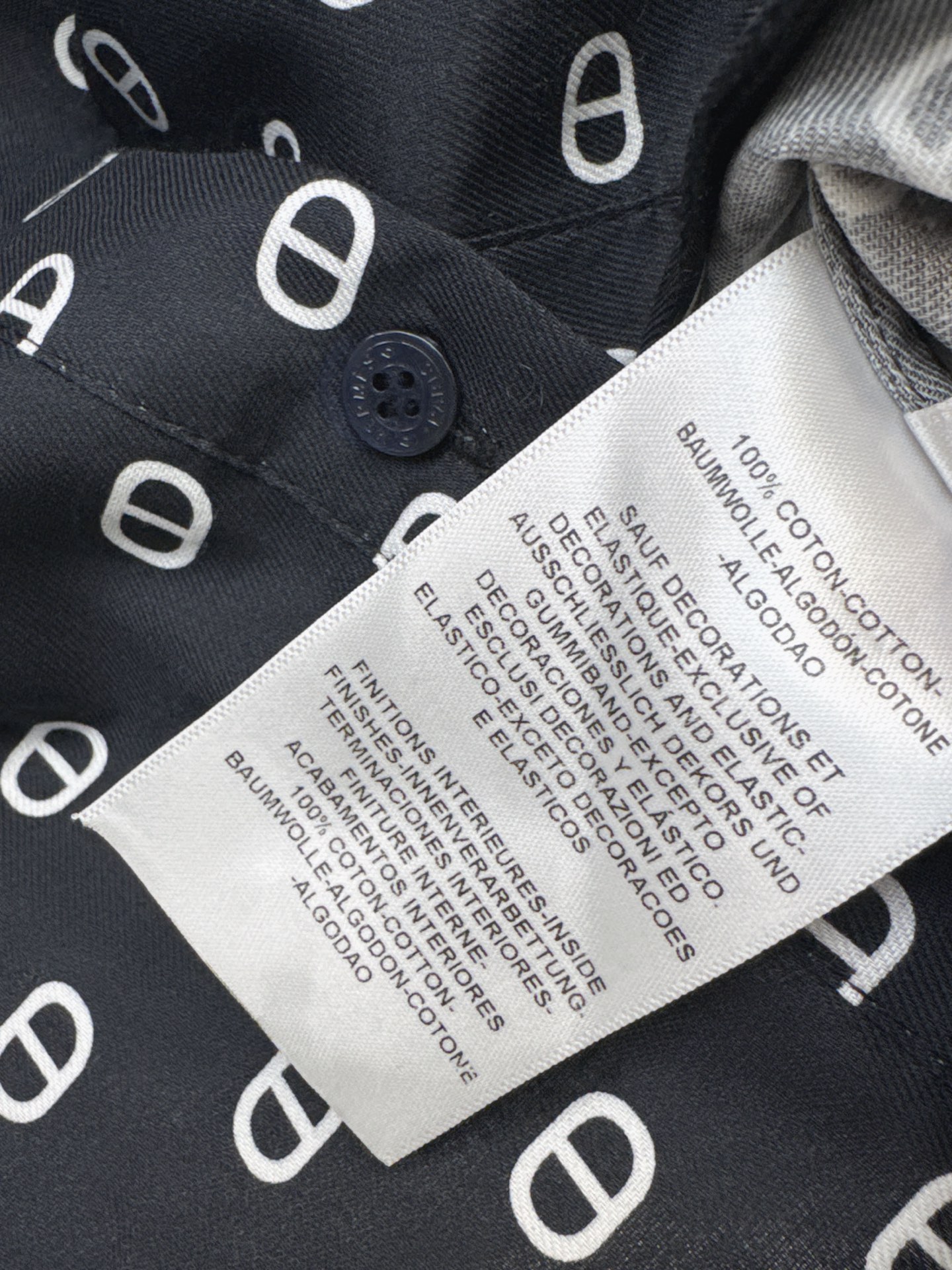 Her 26fw print shirt