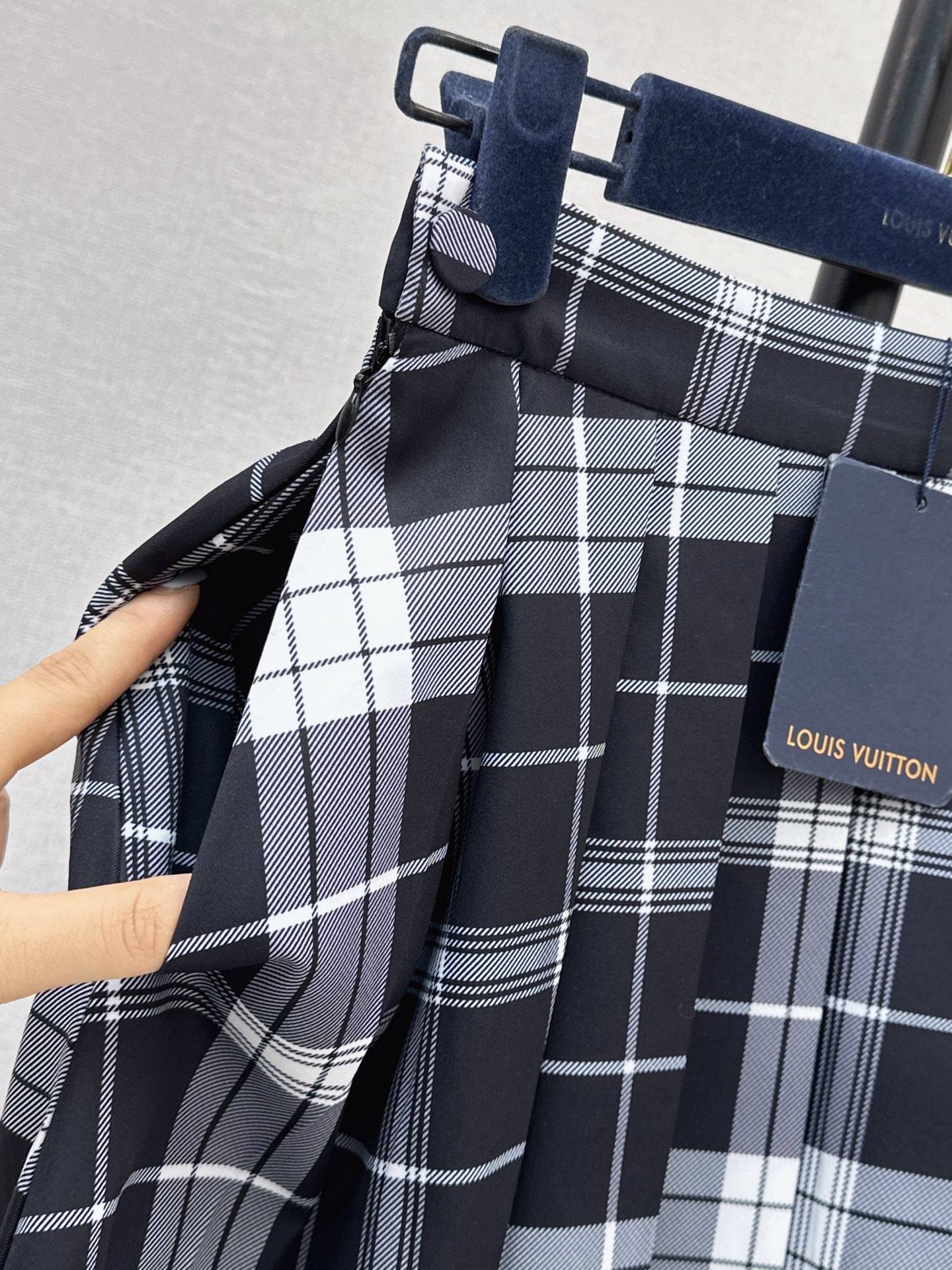 Loui 26fw check pleated skirt