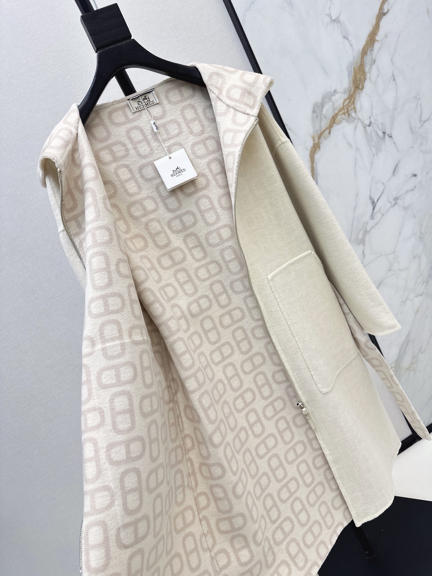 Her 26fw cashmere overcoats