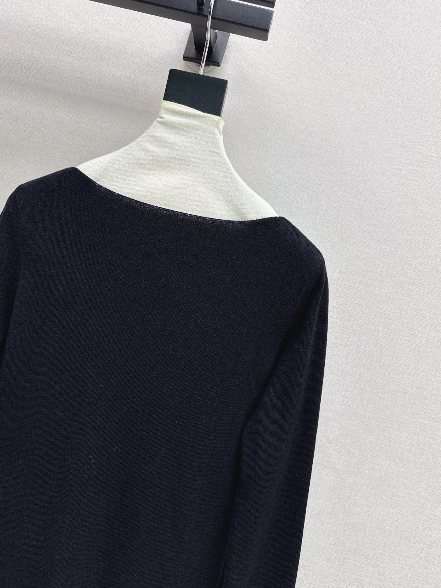 ES 26fw lace embroidery knit sweater