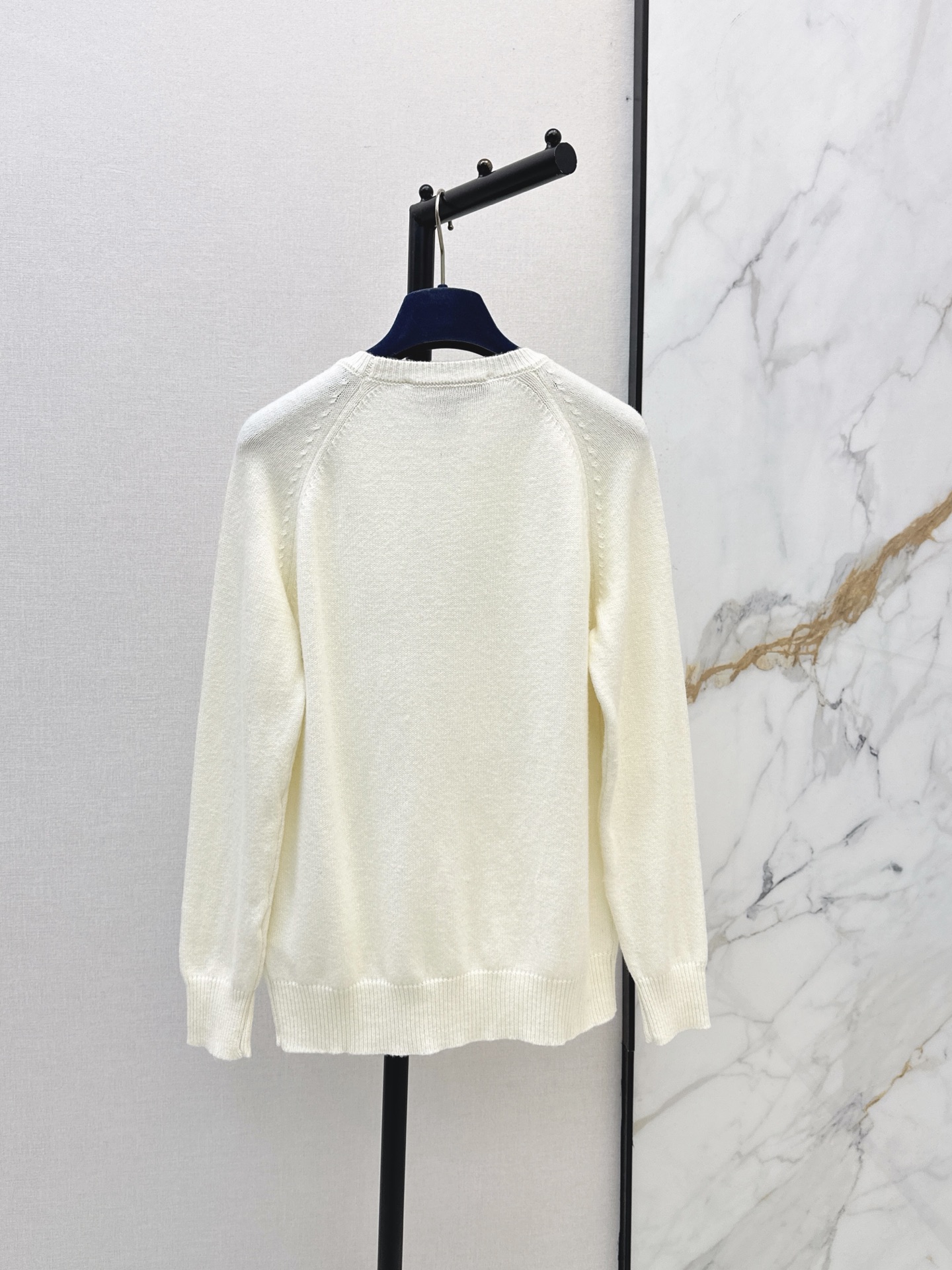 Loui 26fw embroidery knit sweter