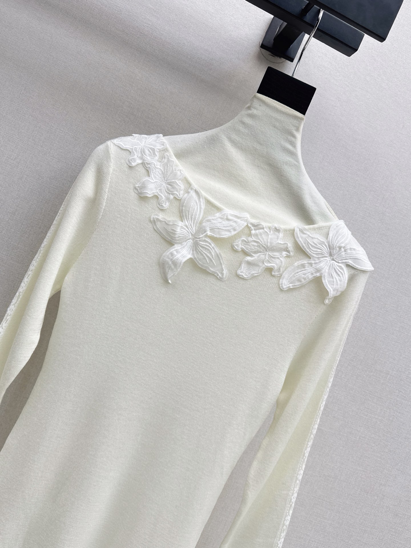 ES 26fw lace embroidery knit basic tee