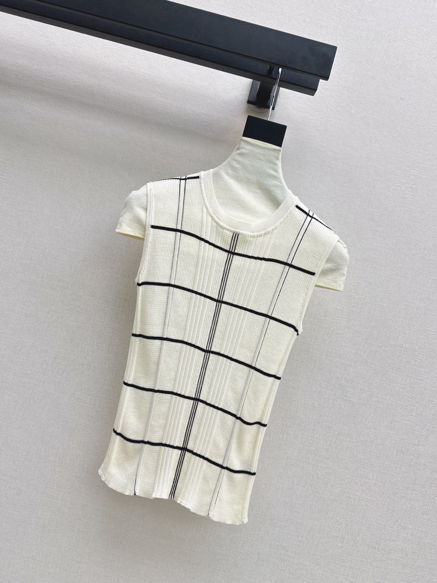 Max 26fw check knit vest