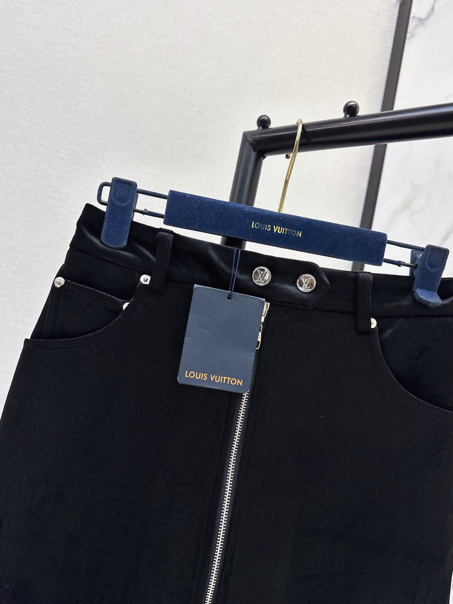 Loui 26fw zip-up skirt