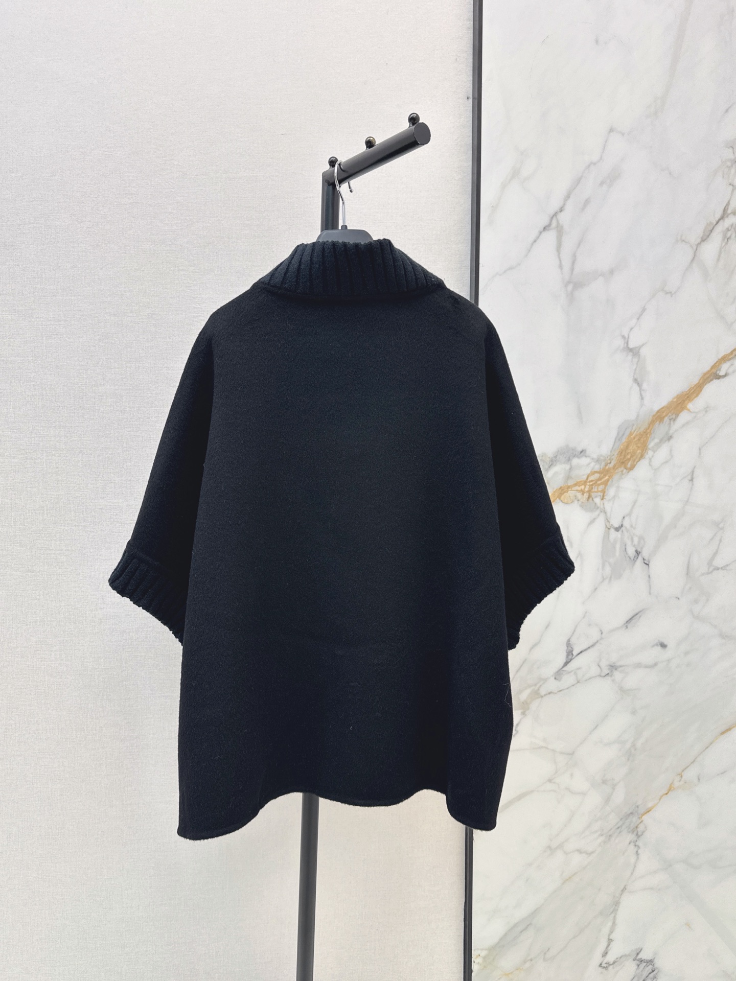 Max 26fw wool cape jacket