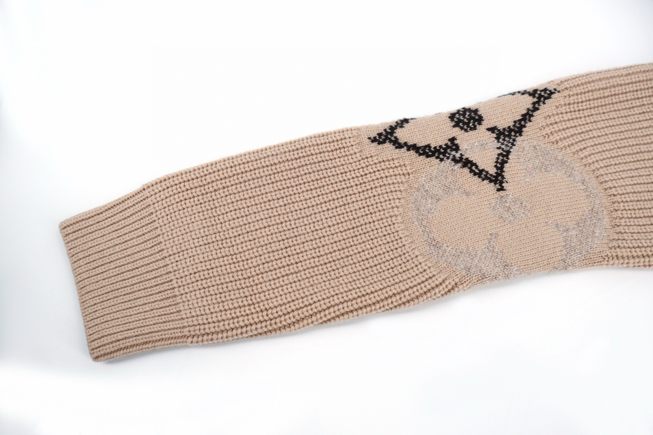 Loui 26fw jacquard sweater