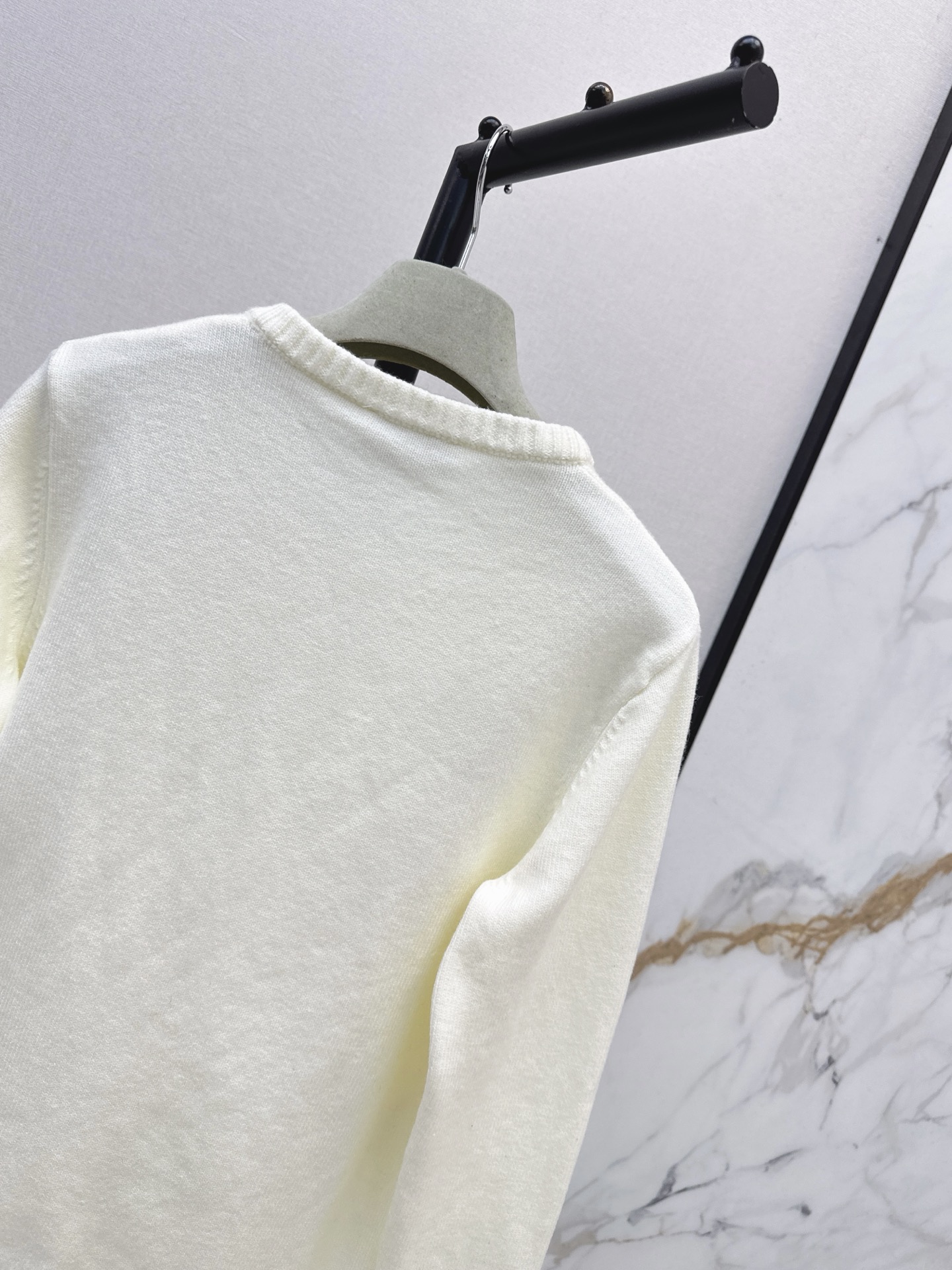 Her 26fw embroidery knit cardigan
