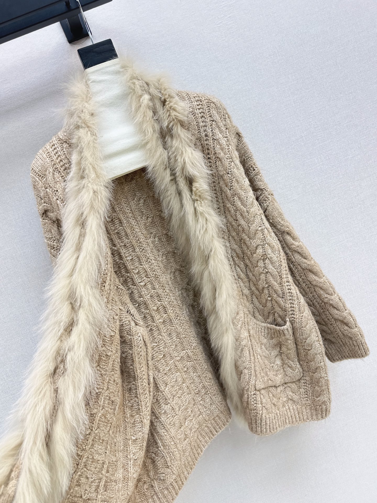Fen 26fw fur-trim knit cardigan