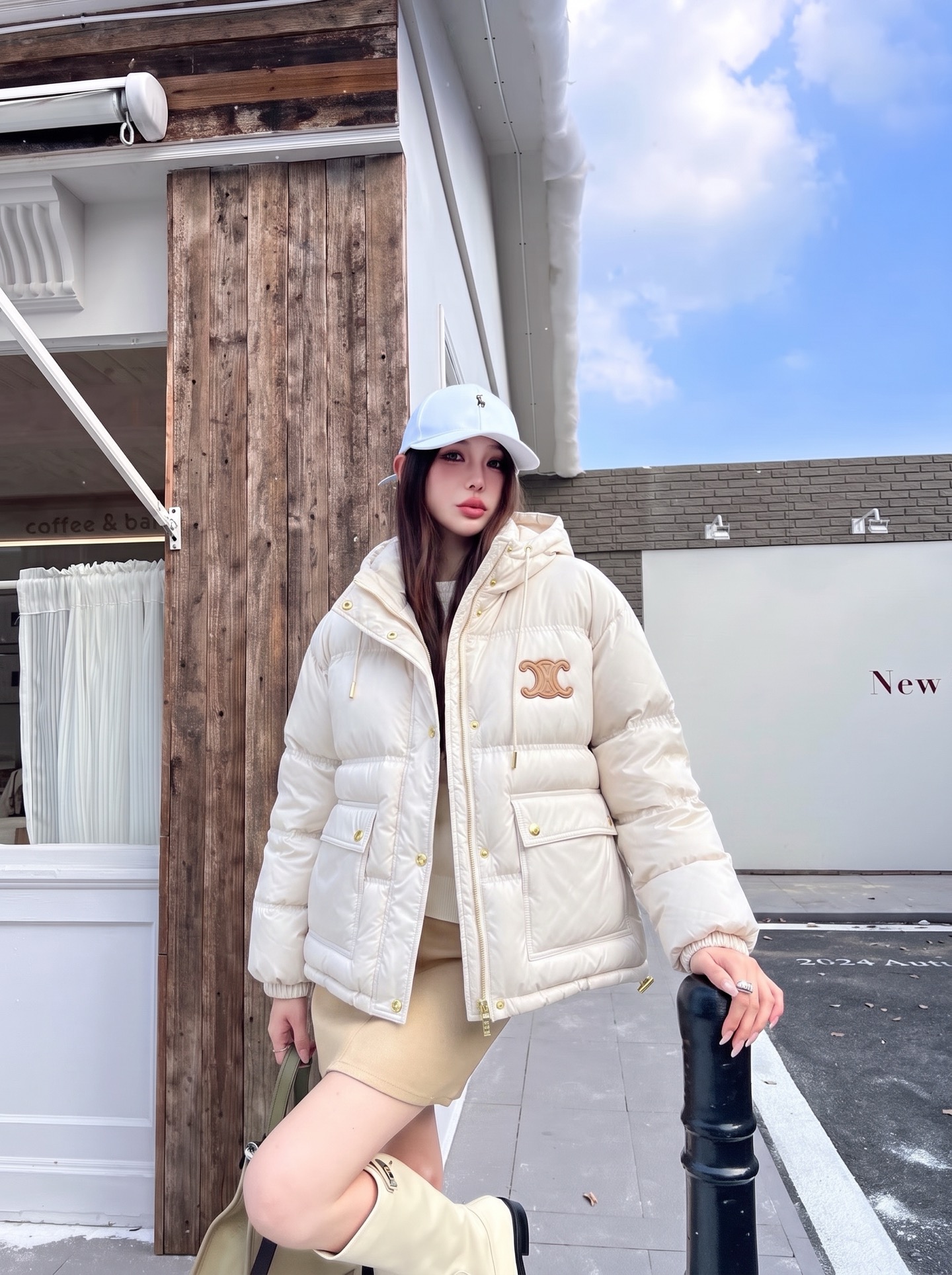 Celi 26fw hooded down jacket