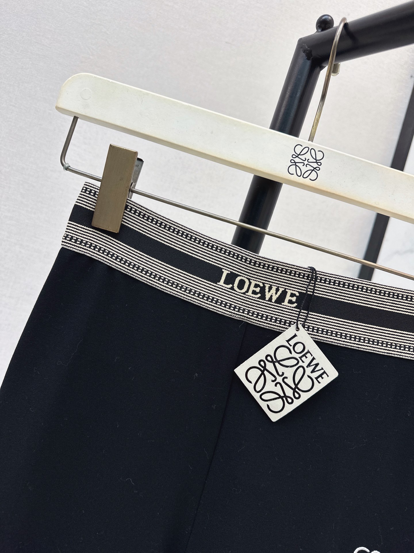 Loe 26fw contrast-stripe waistband flared Pants