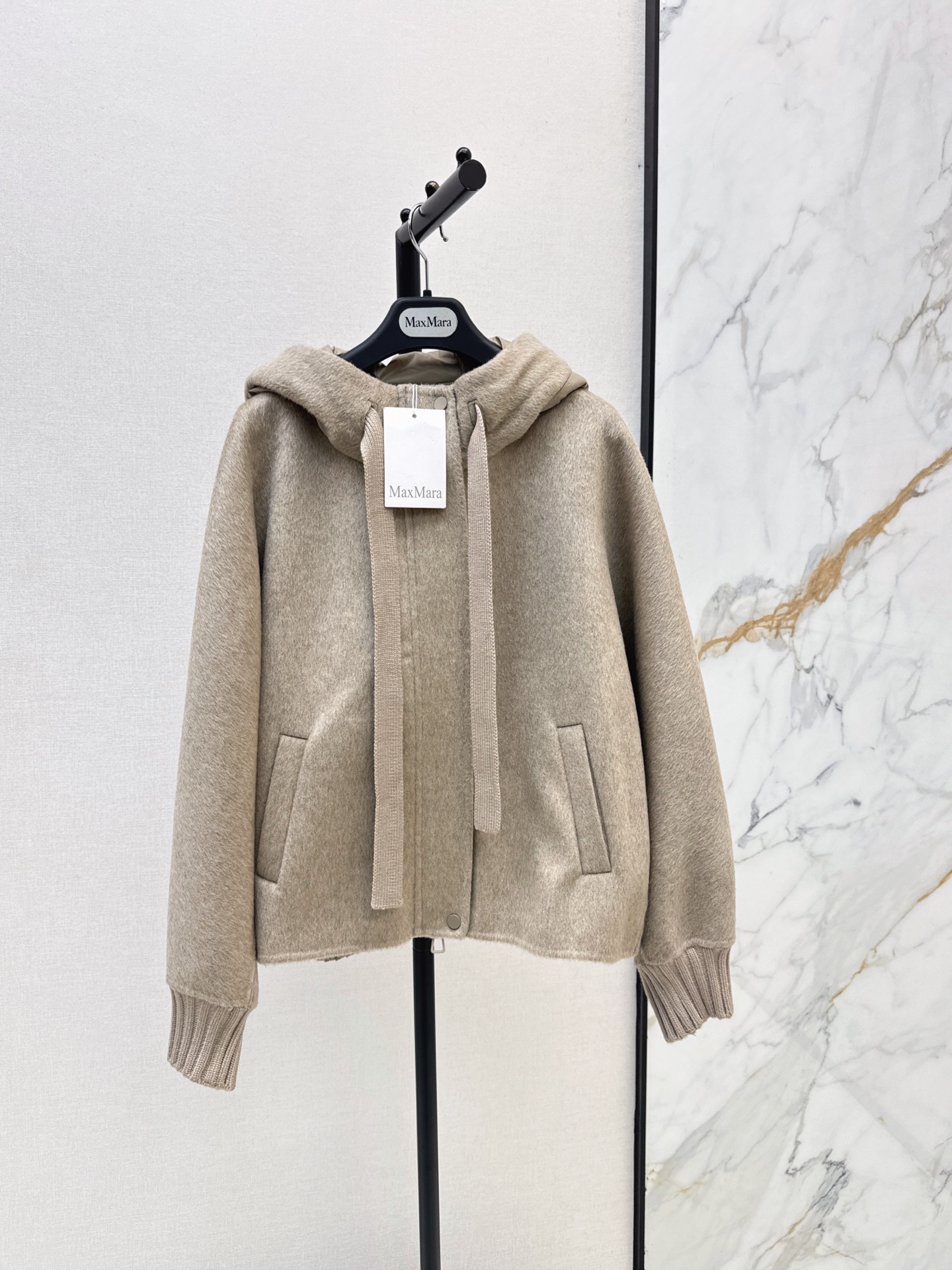 Max 26fw wool contract hooded down jacket