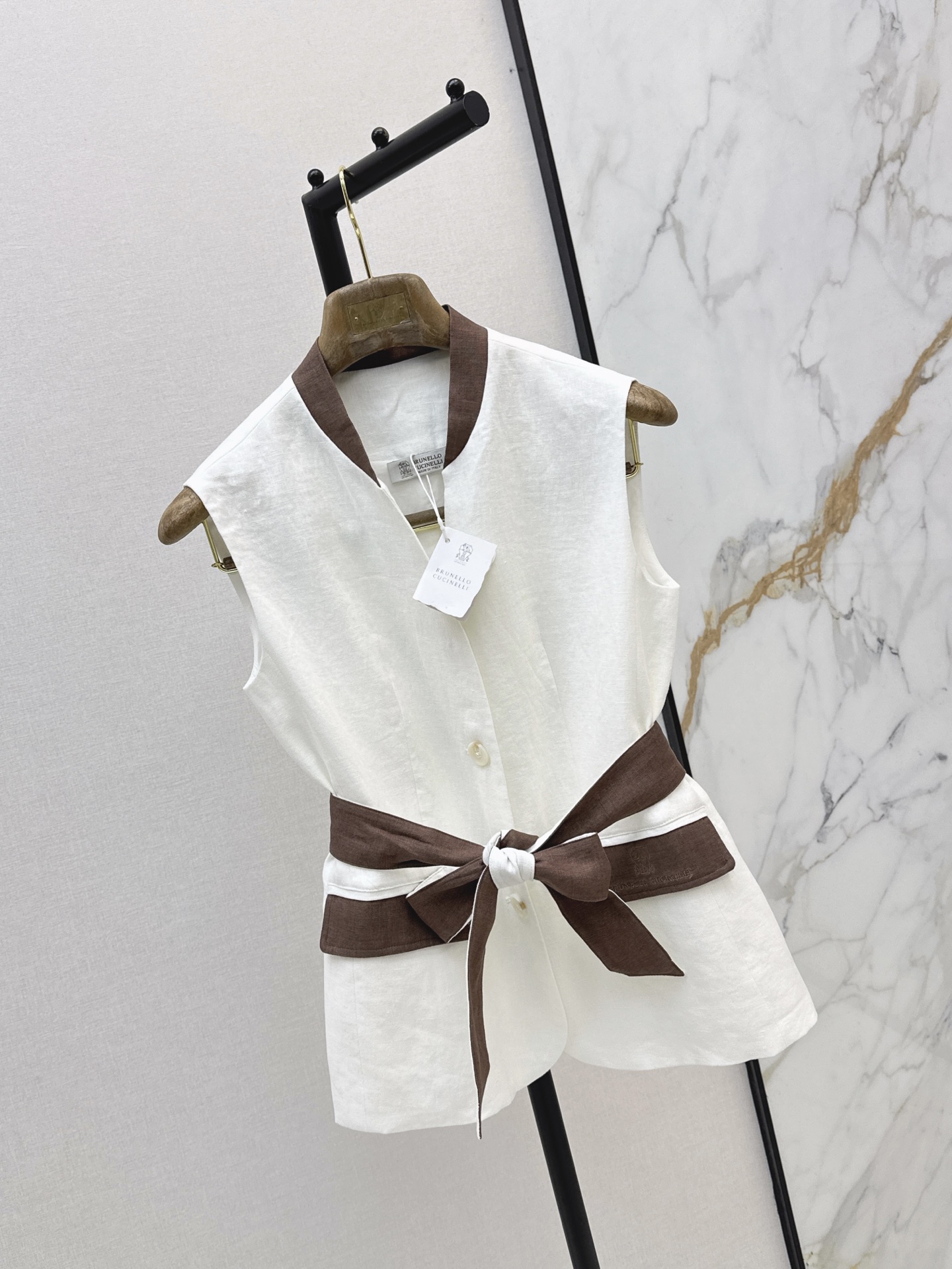 Brun 26ss linen waistcoats