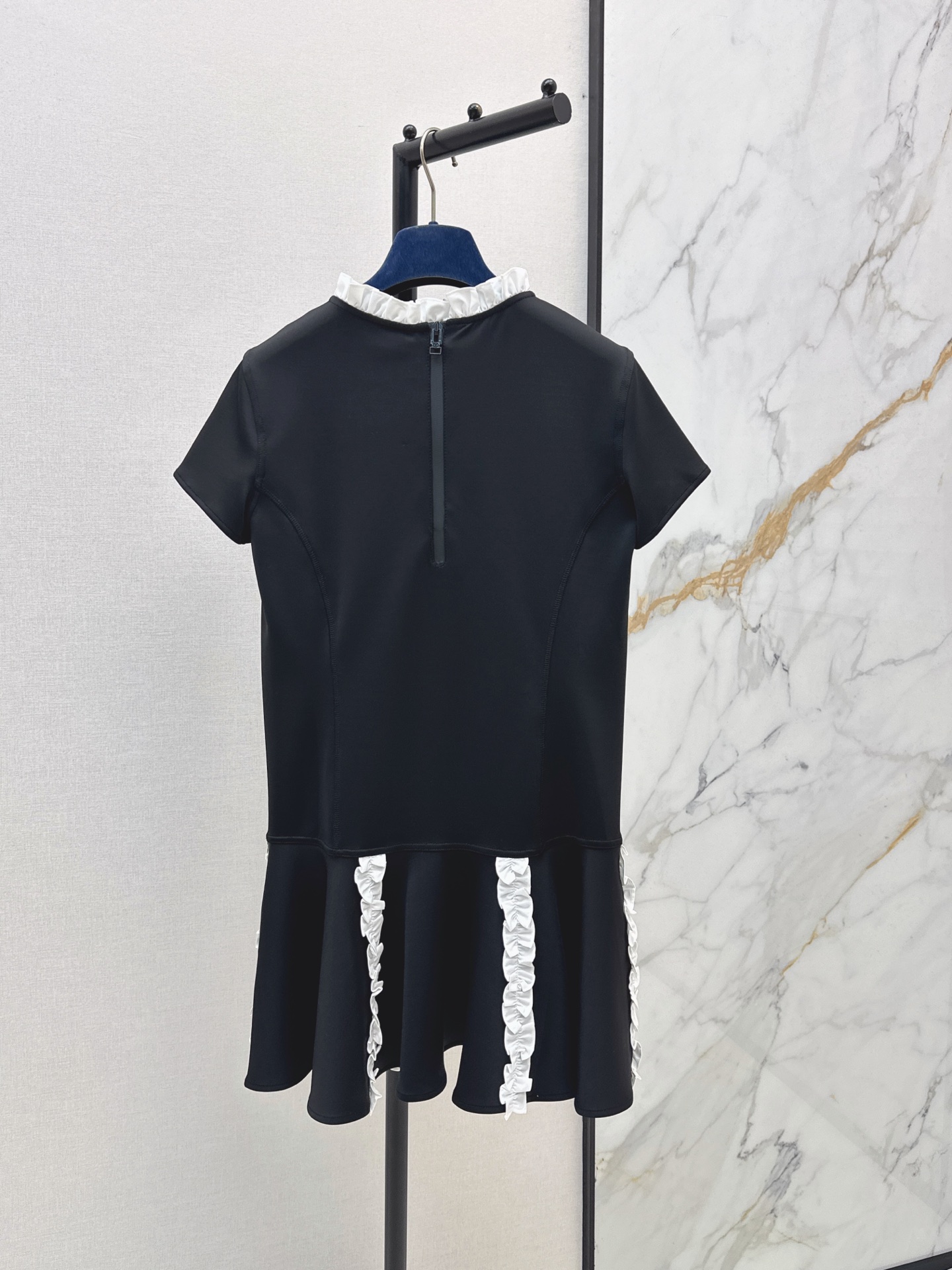 Loui 26ss ruffle trim dress