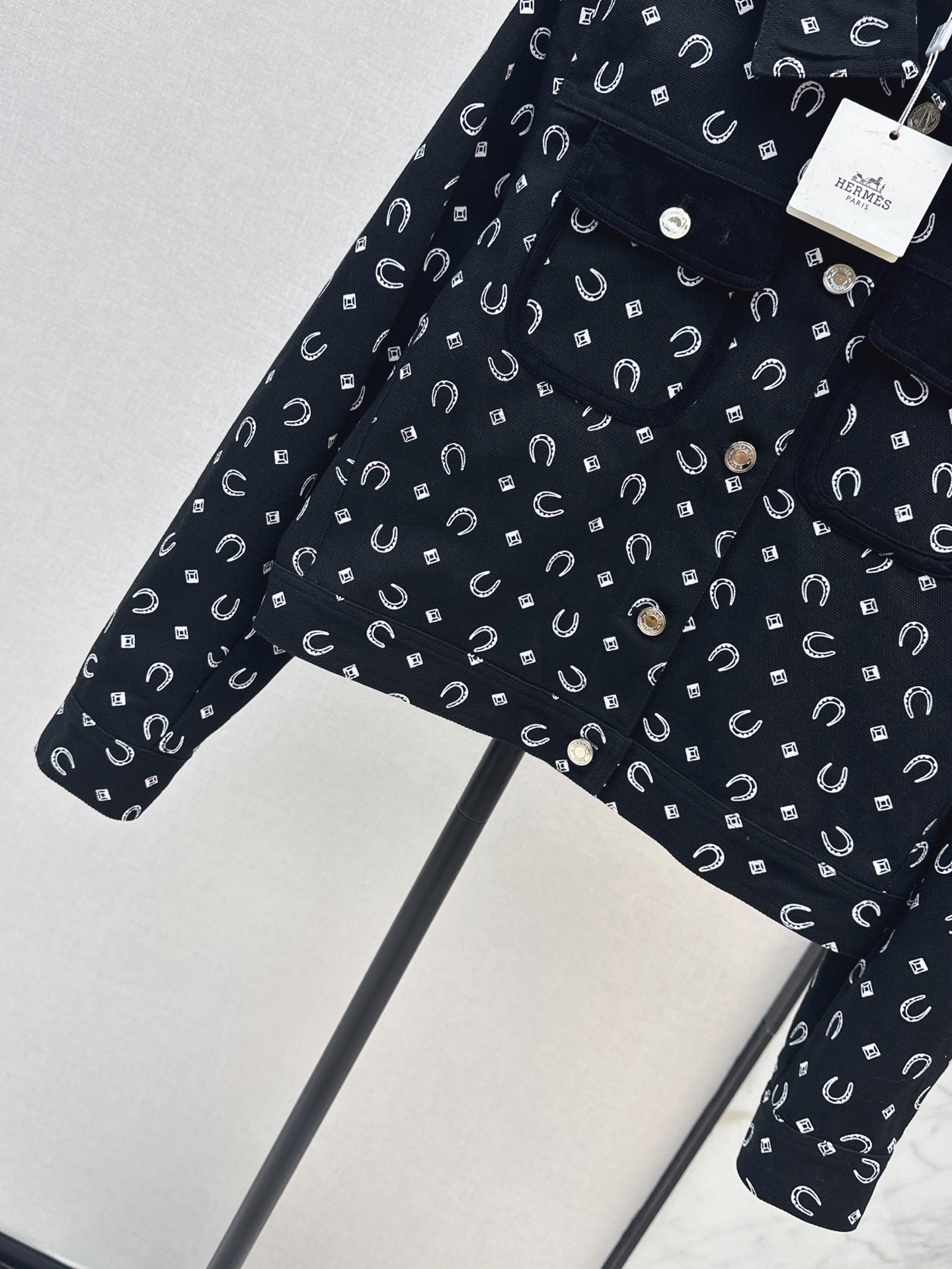 Her 26fw print jacket