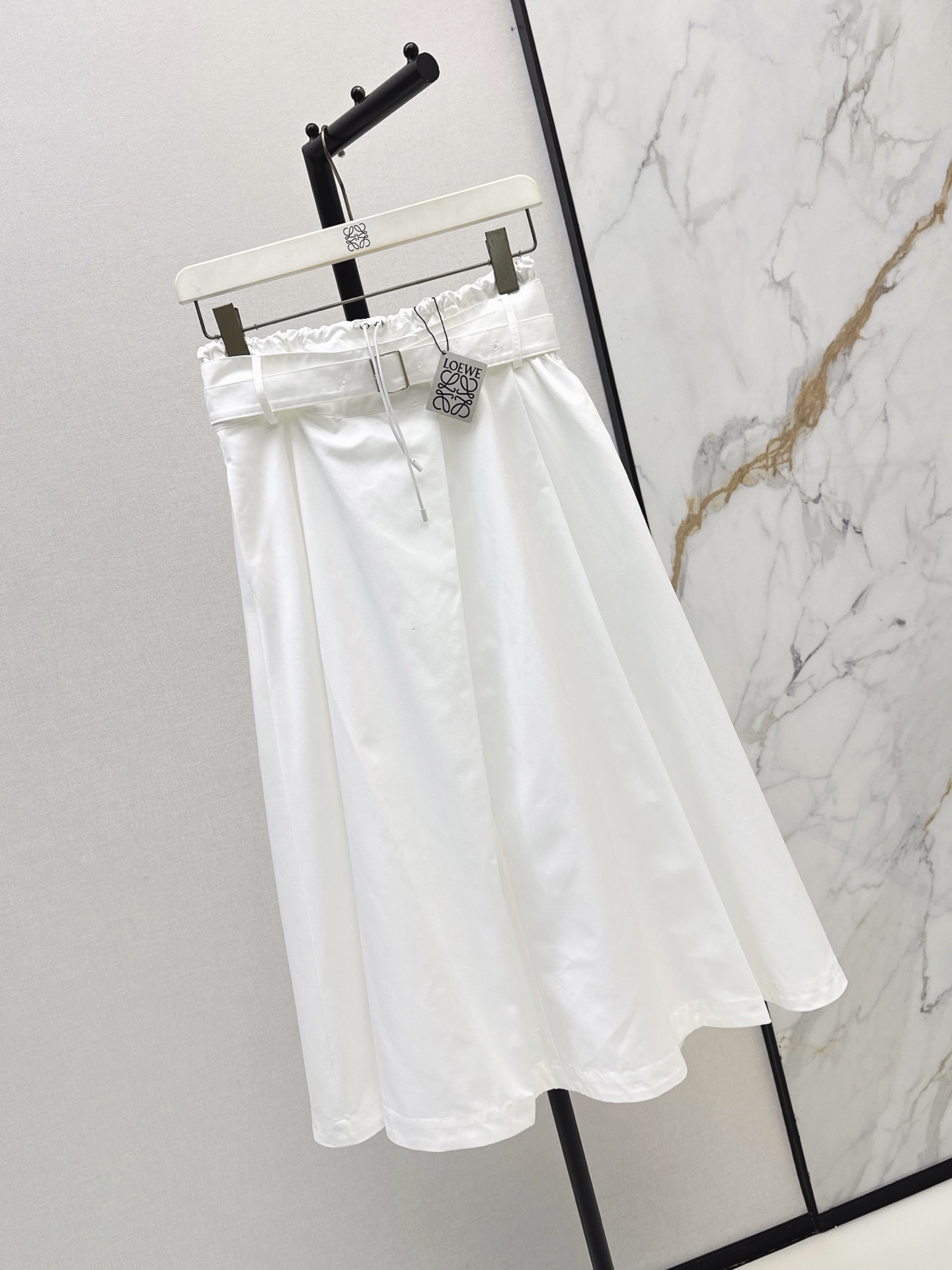 Loe 26ss belted pleated skirt