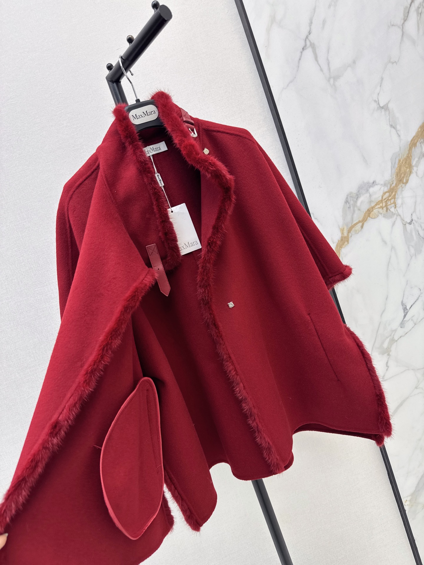 Max 26fw woolen cape jacket