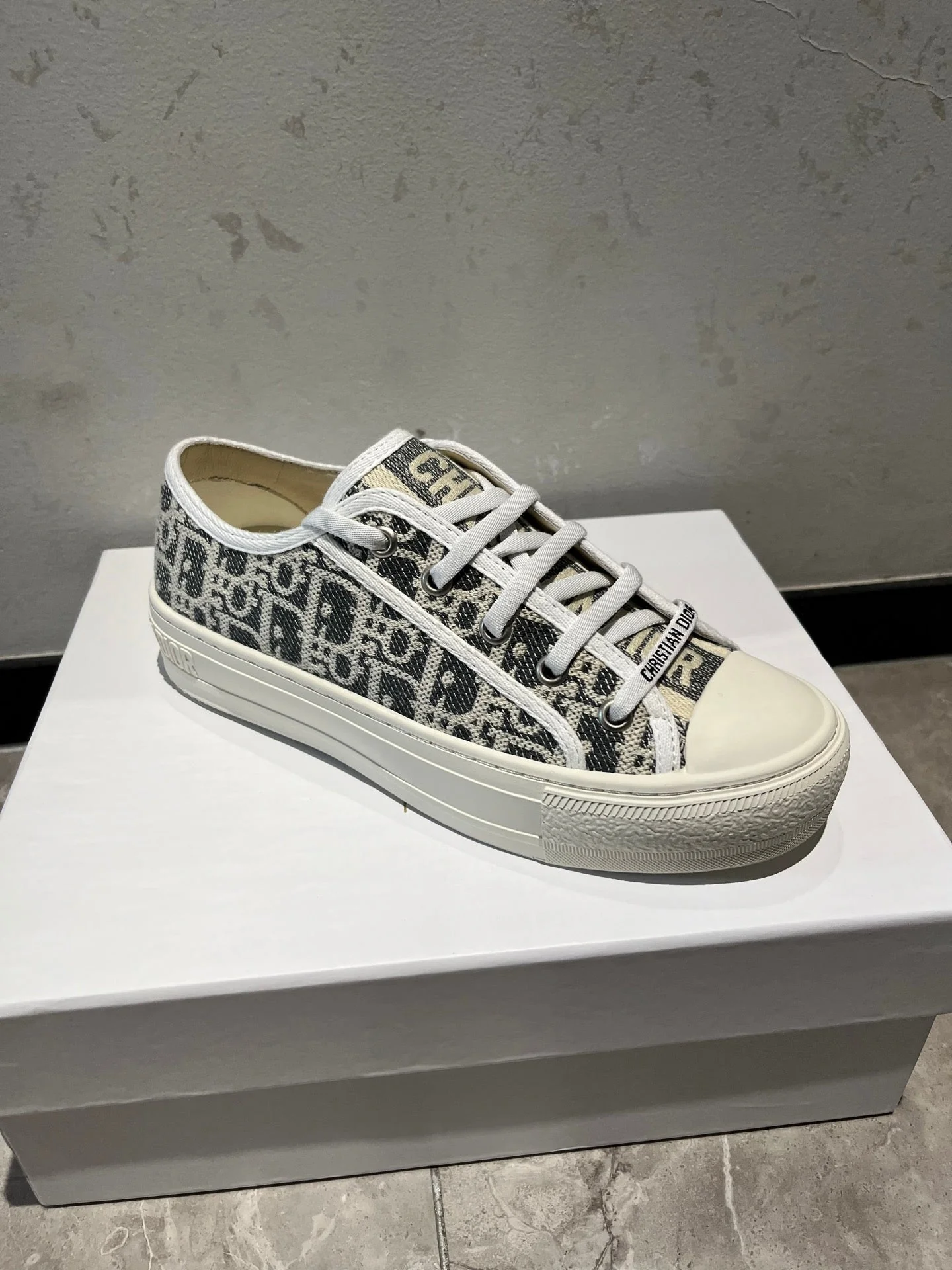 D walk‘n sneaker