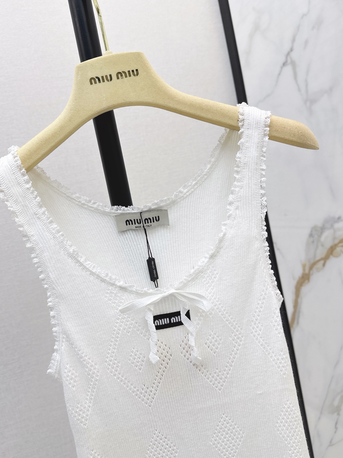 Miu 26fw lace trim vest