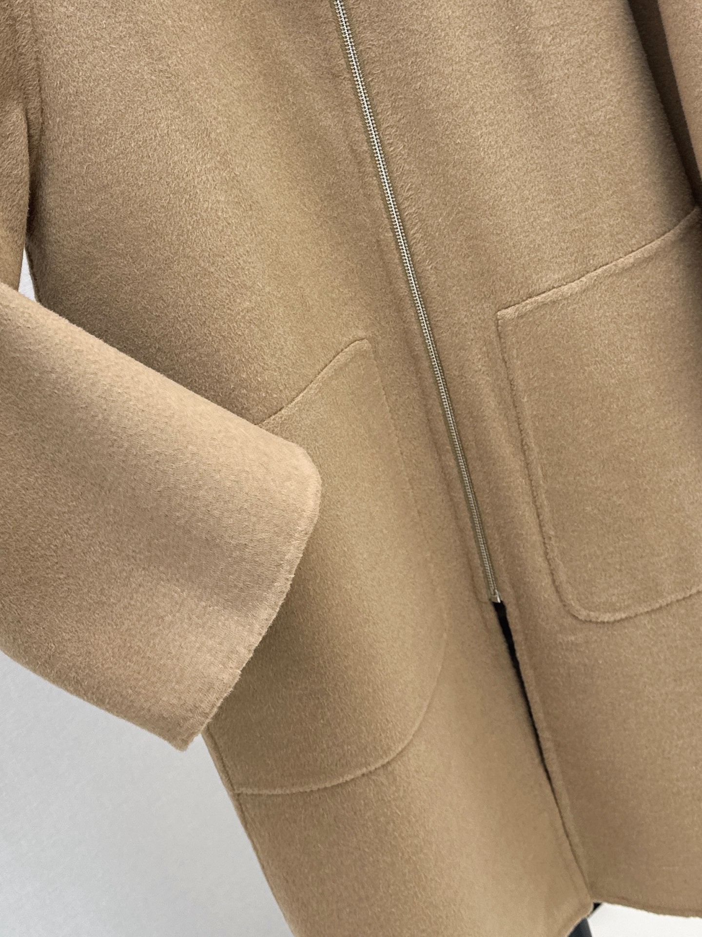 Her 26fw cashmere zip-up overcoats