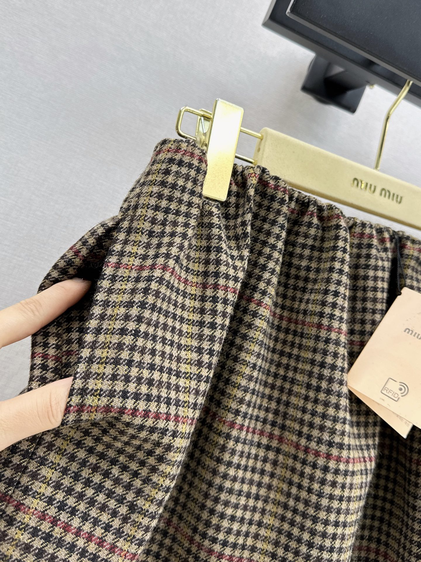 Miu 26fw houndstooth mini skirt