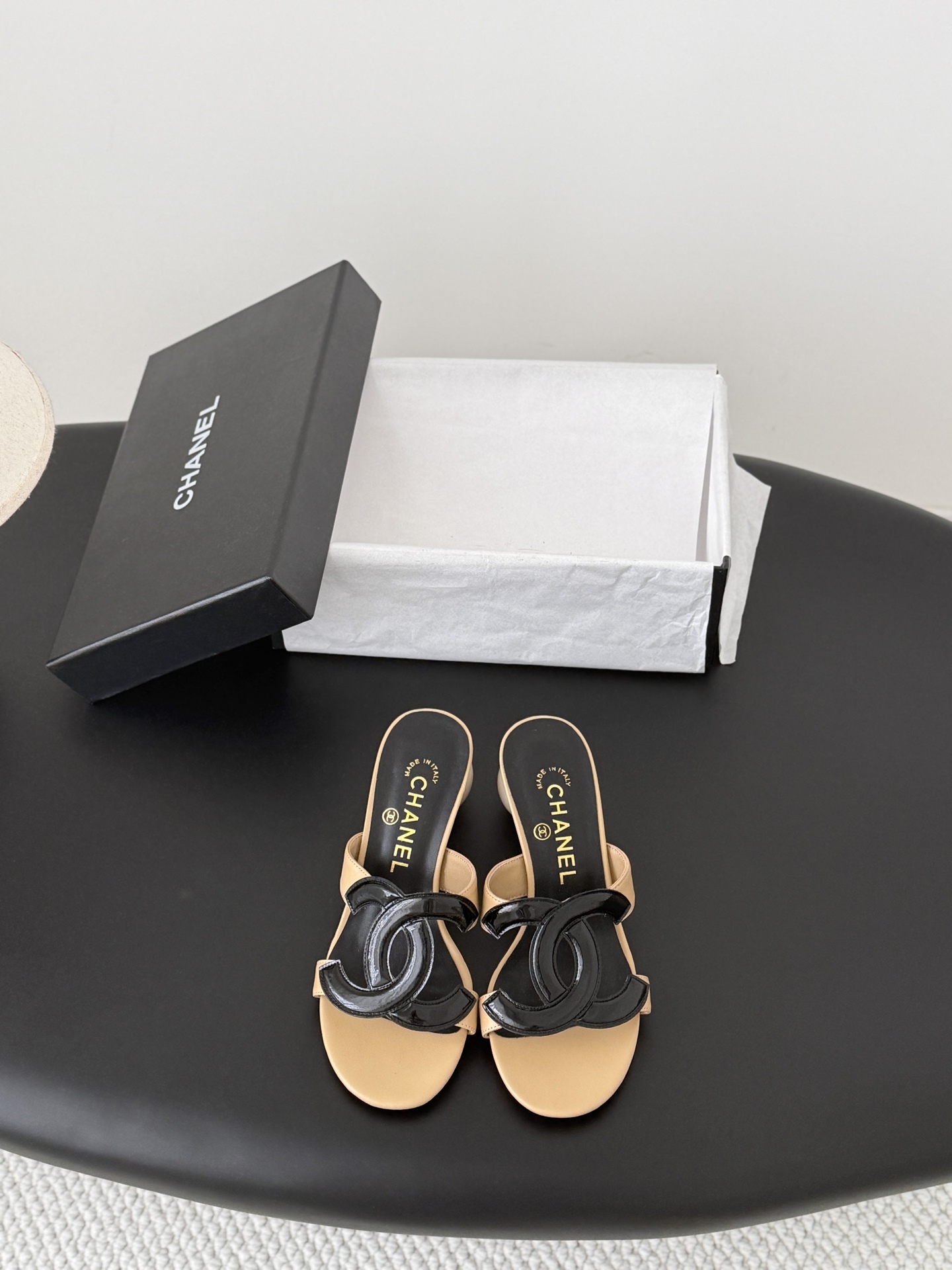 Chan 26ss chunky heel sandals