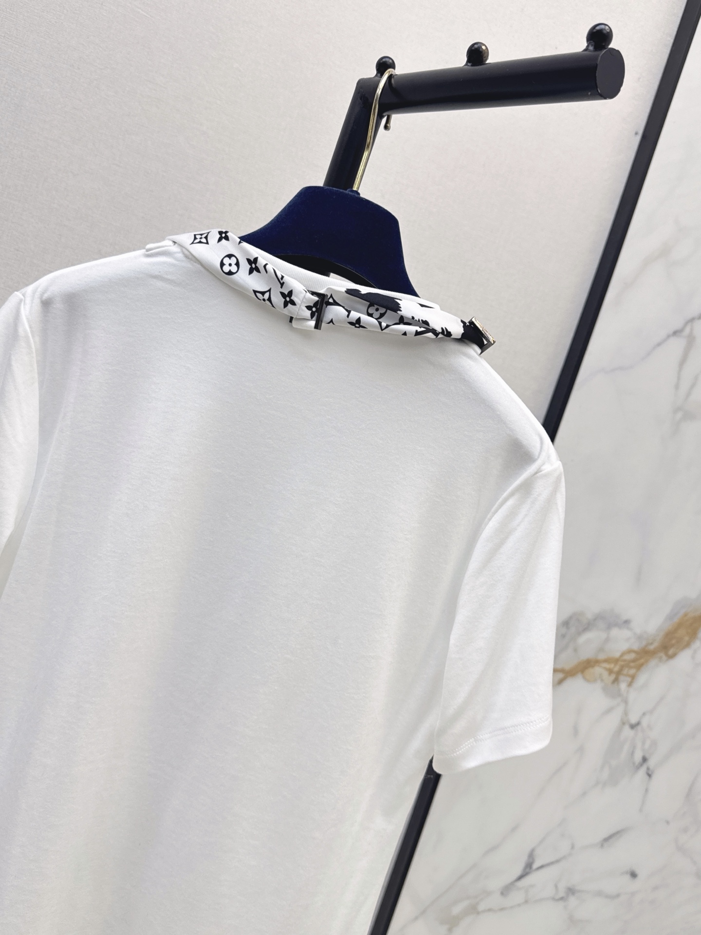 Loui 26fw print scraf t-shirt
