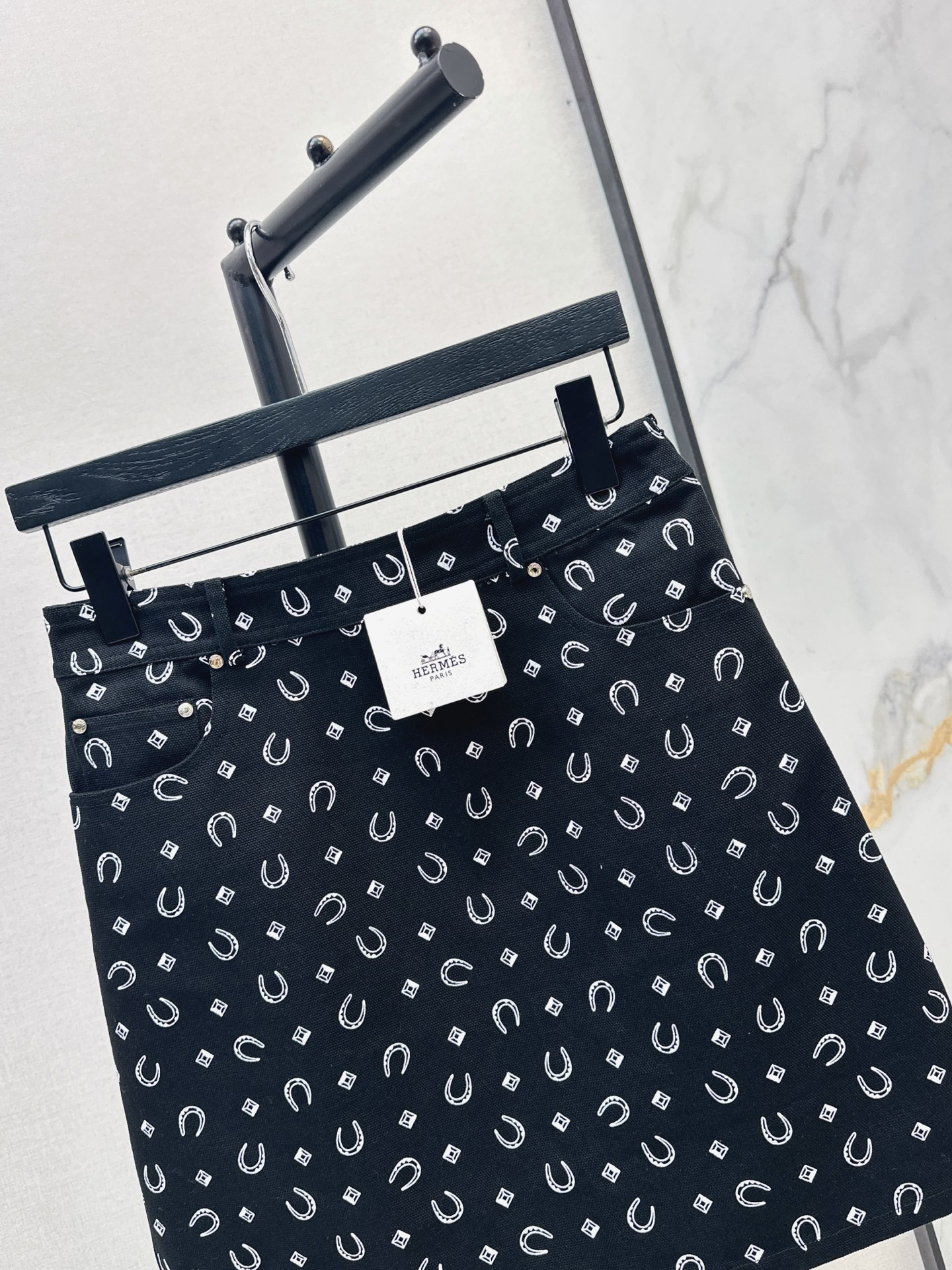 Herm 26fw print skirt