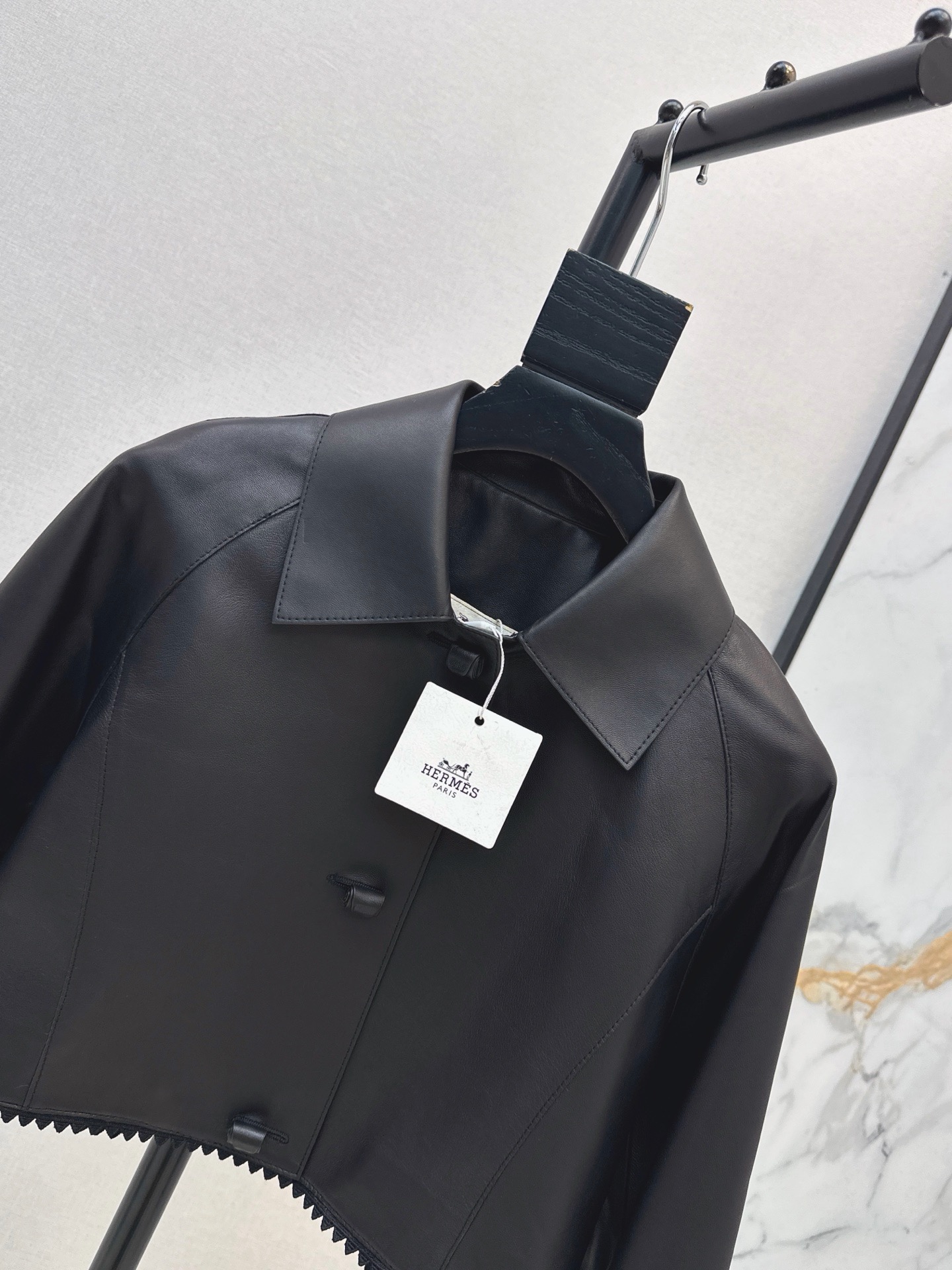 Her 26ss cropped leather jacket