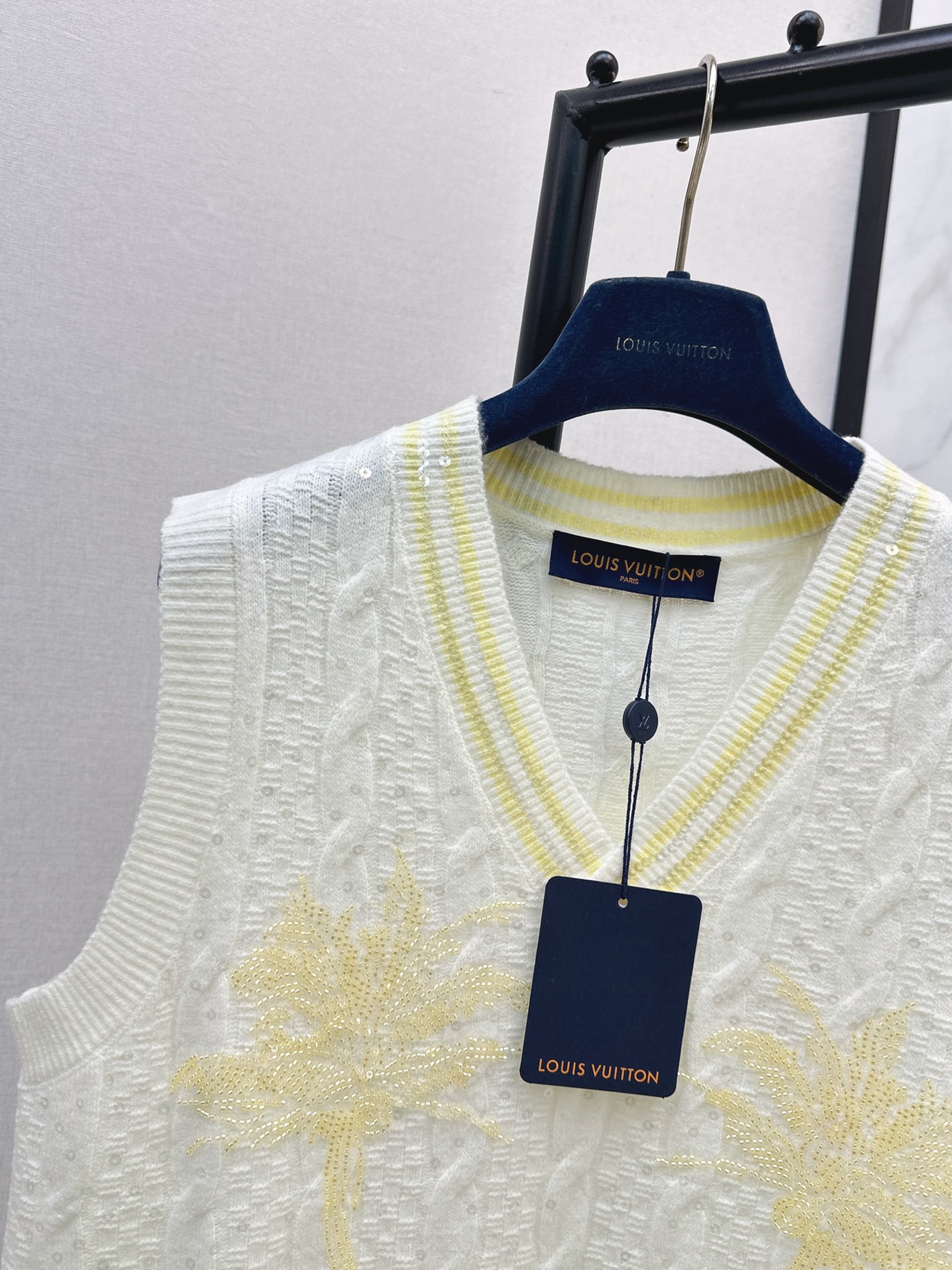 Loui 26fw rhinestone knit vest