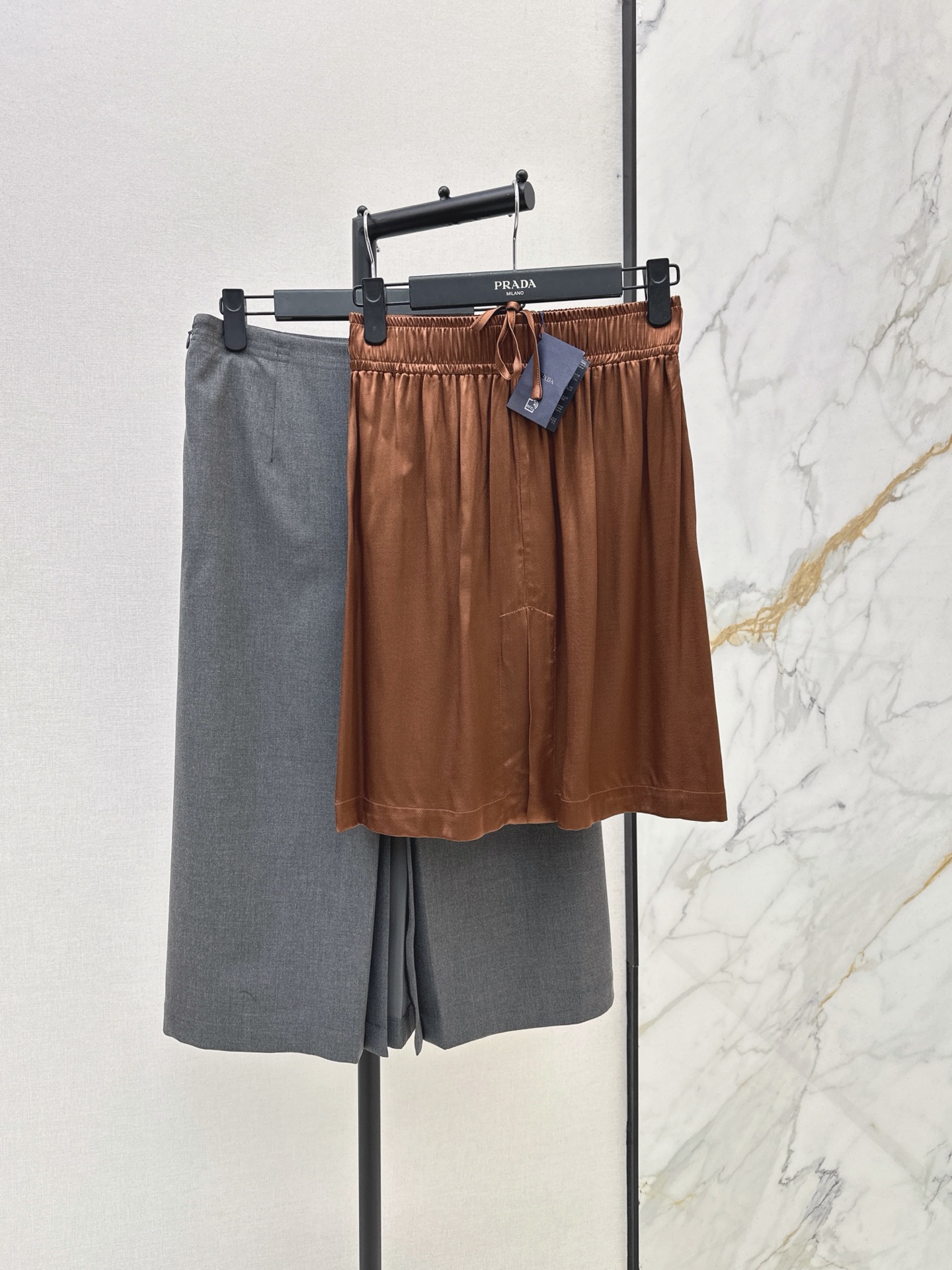 Pra 26fw front-slit A-line midi skirt