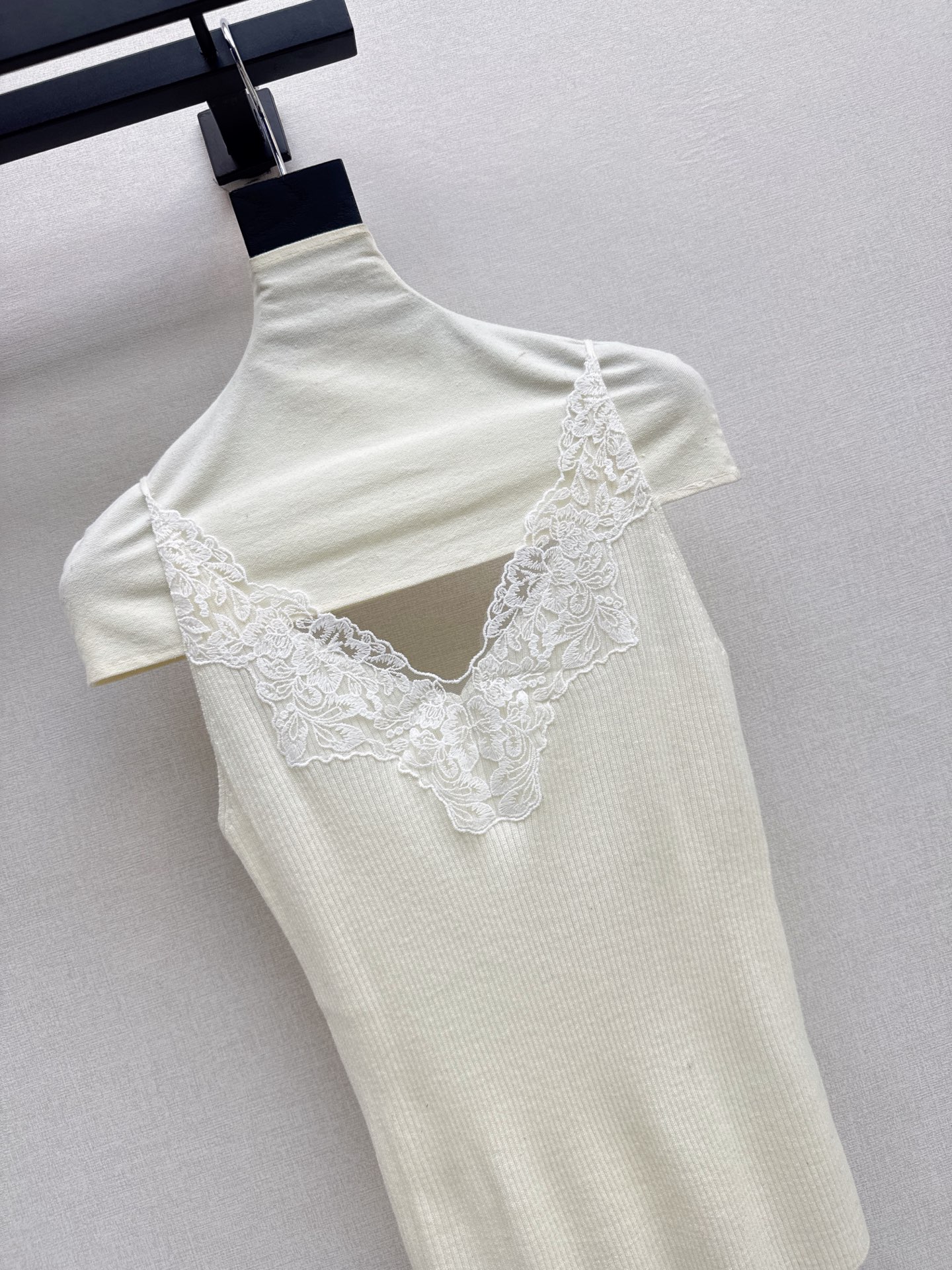 Sain 26fw lace camisole