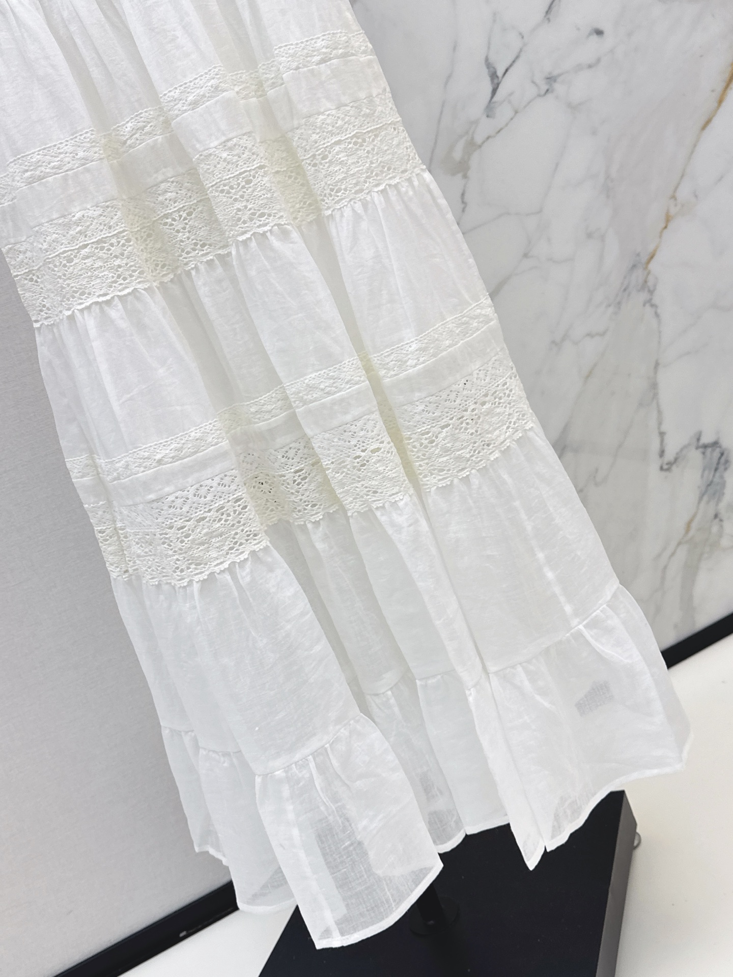 ES 26ss sleeveless lace trim dress