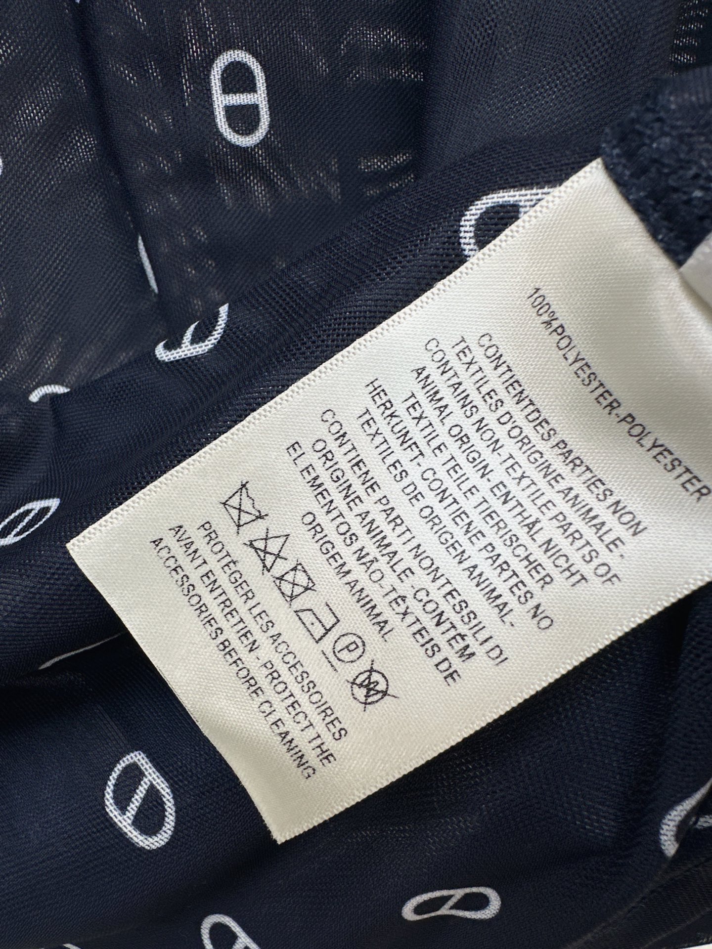 Her 26fw print mesh basic tee