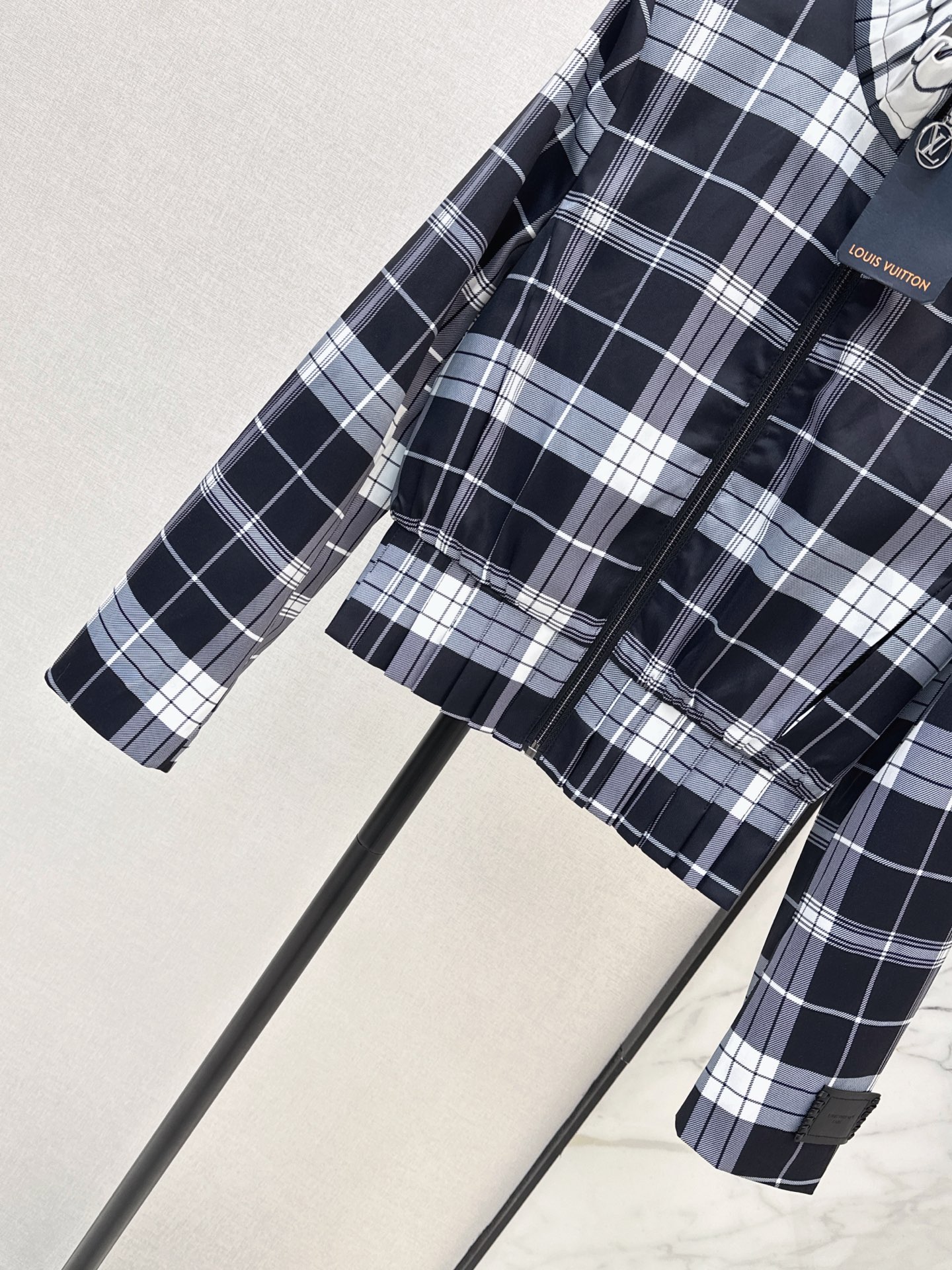 Loui 26fw check cropped jacket