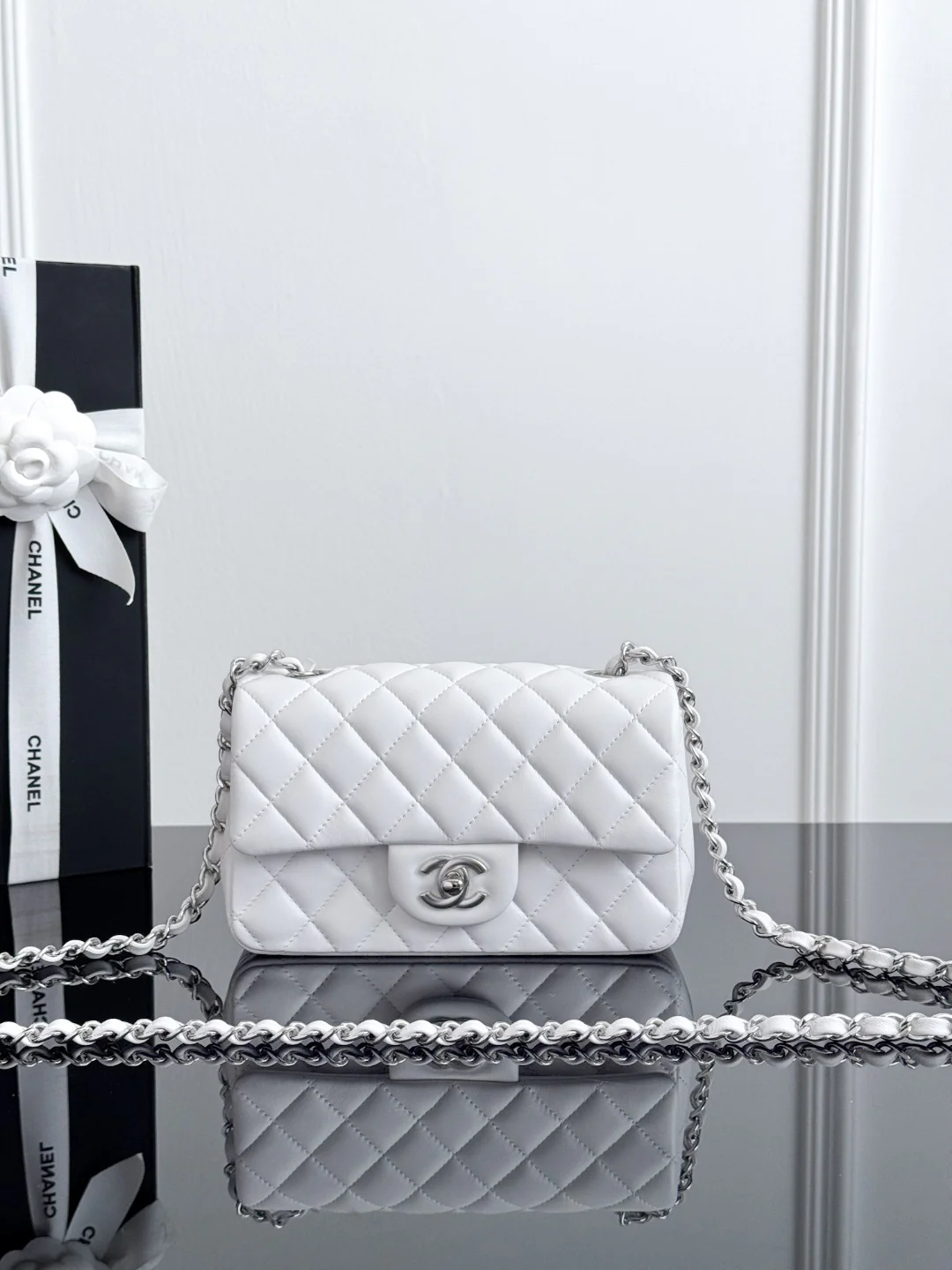 Chan cf20 chain shoulder bag