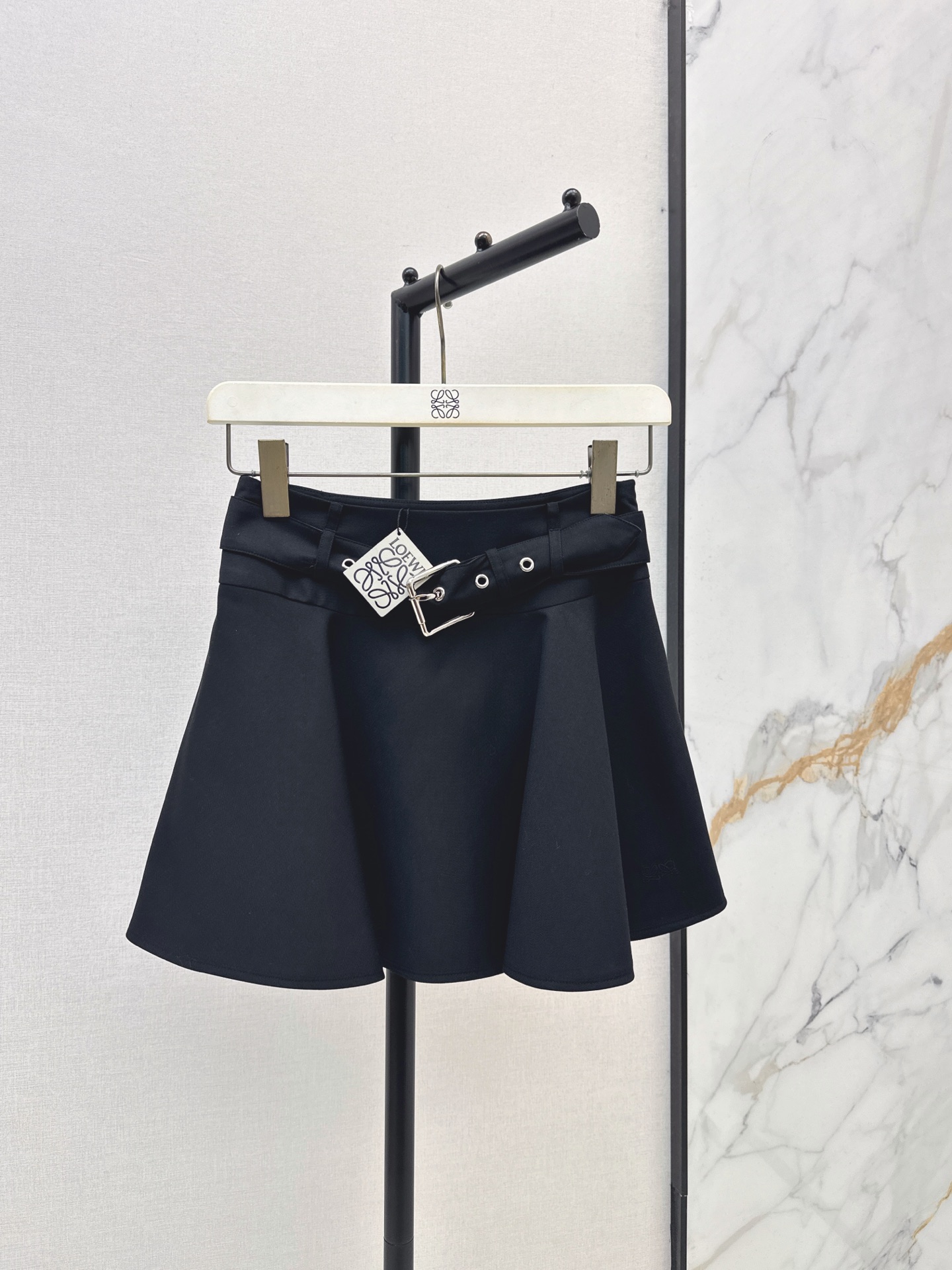 Loe 26fw belted mini skirt