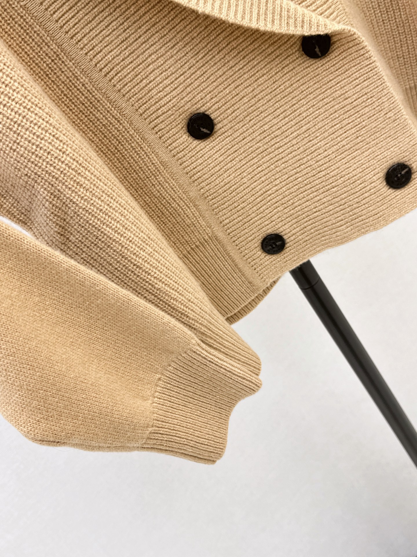 Her 26fw cashmere knit jacket