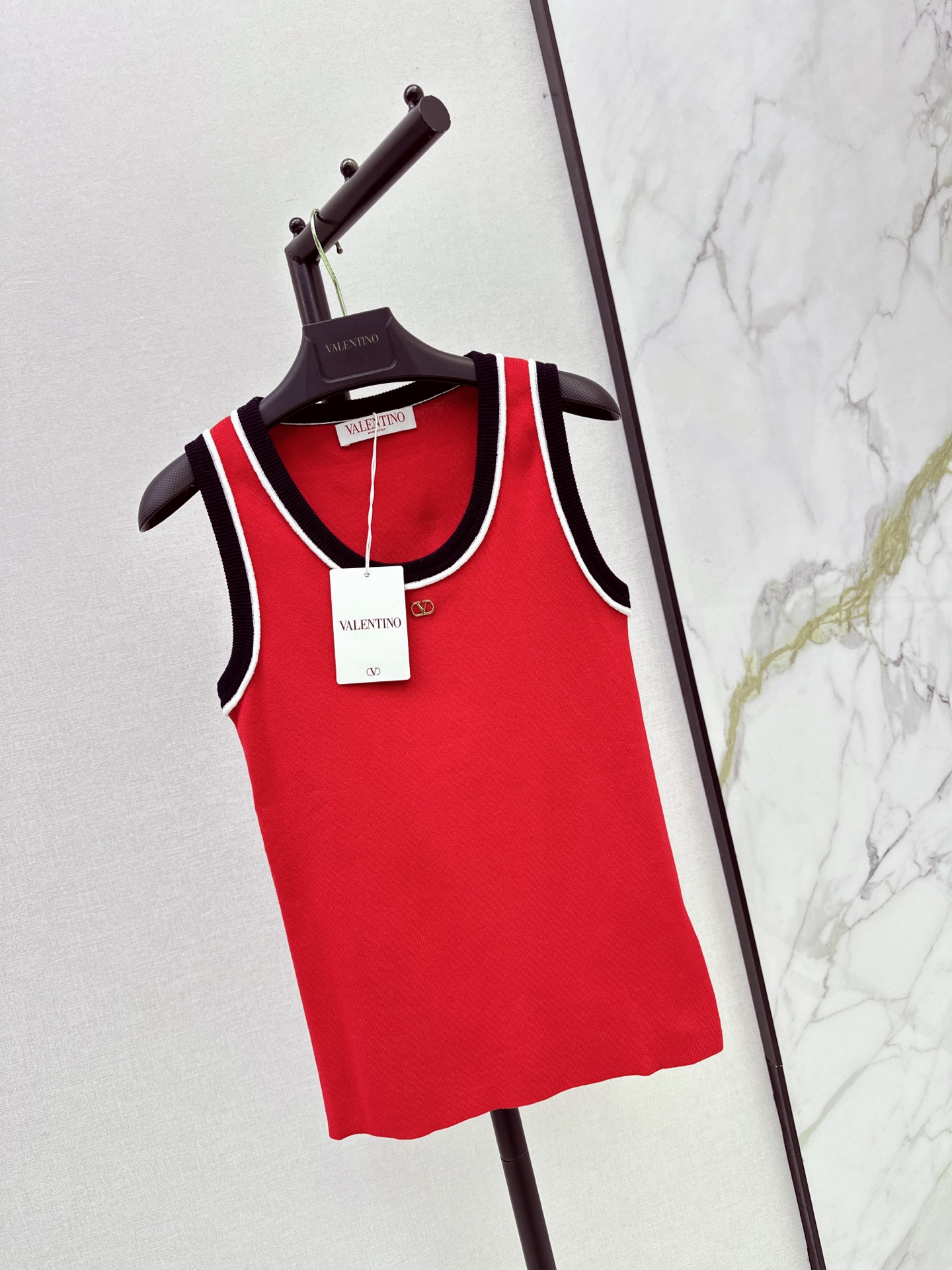 Valen 26fw knit vest