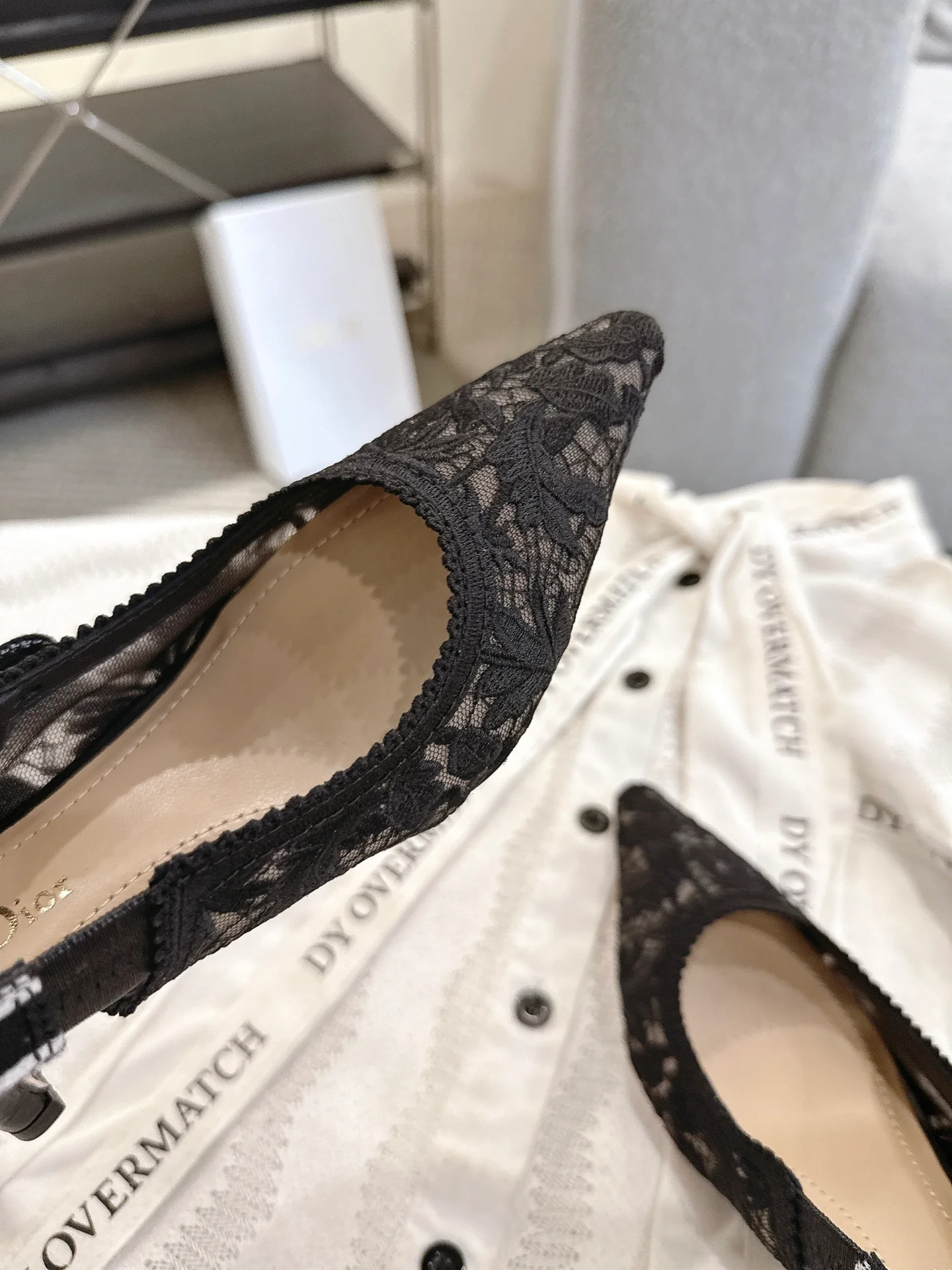 CD 25fw lace kitten slingback heels