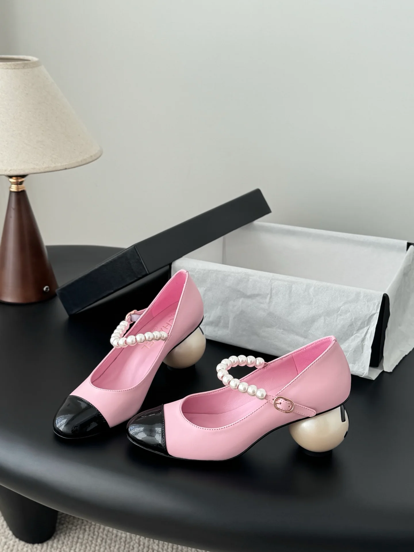 Chan 26ss pearl mary jane flats