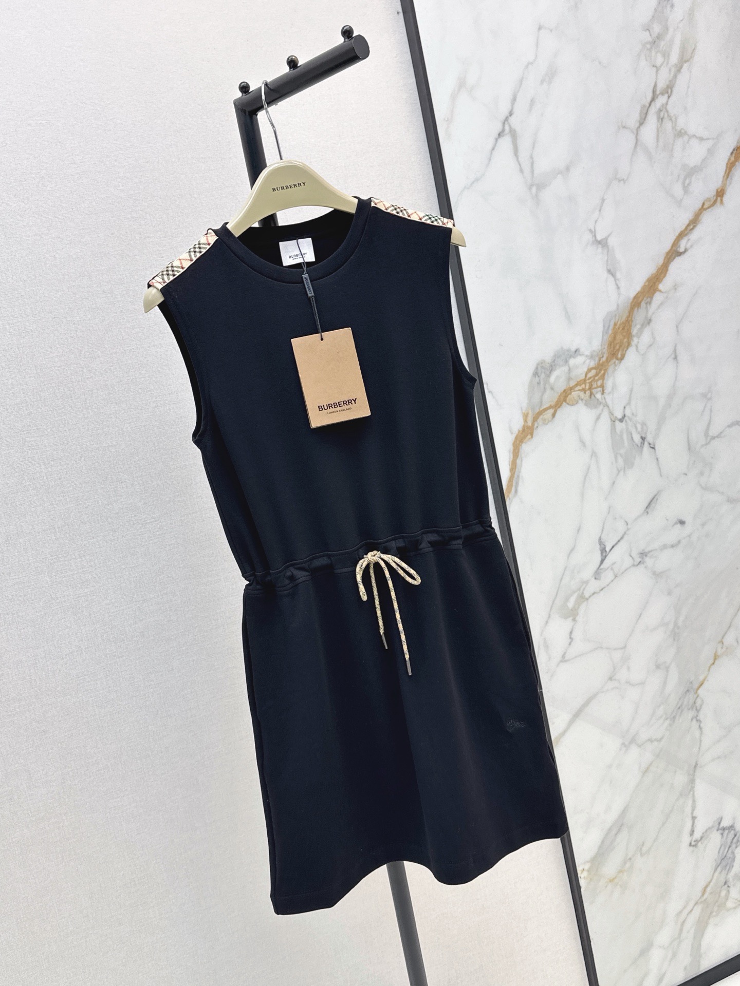 Bur 26ss sleeveless dress