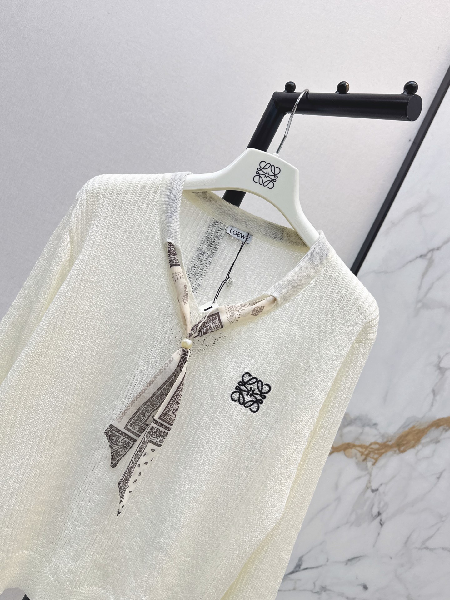 Loe 26fw scraf knit sweater
