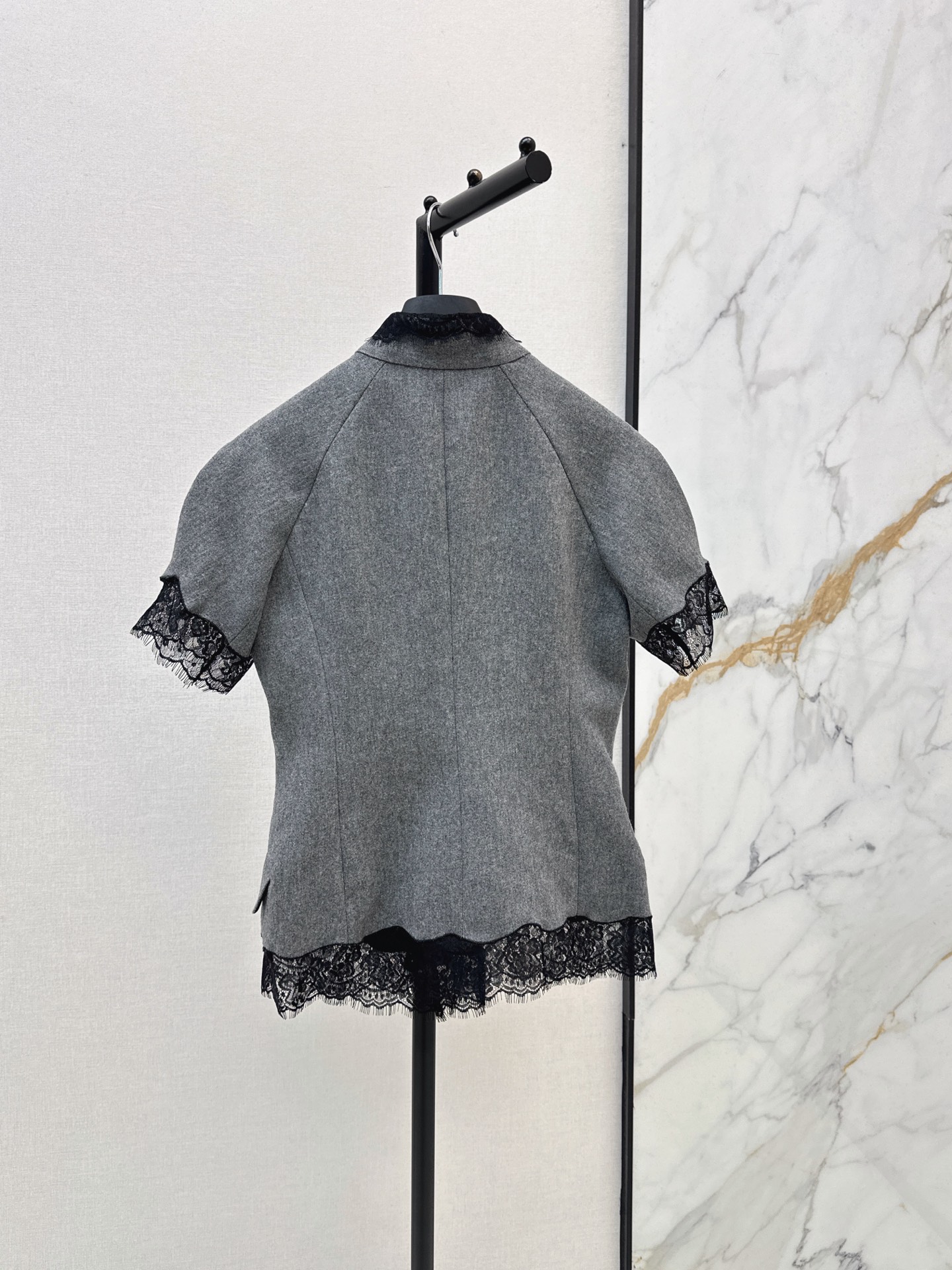 CD 26fw contract lace ribbon top