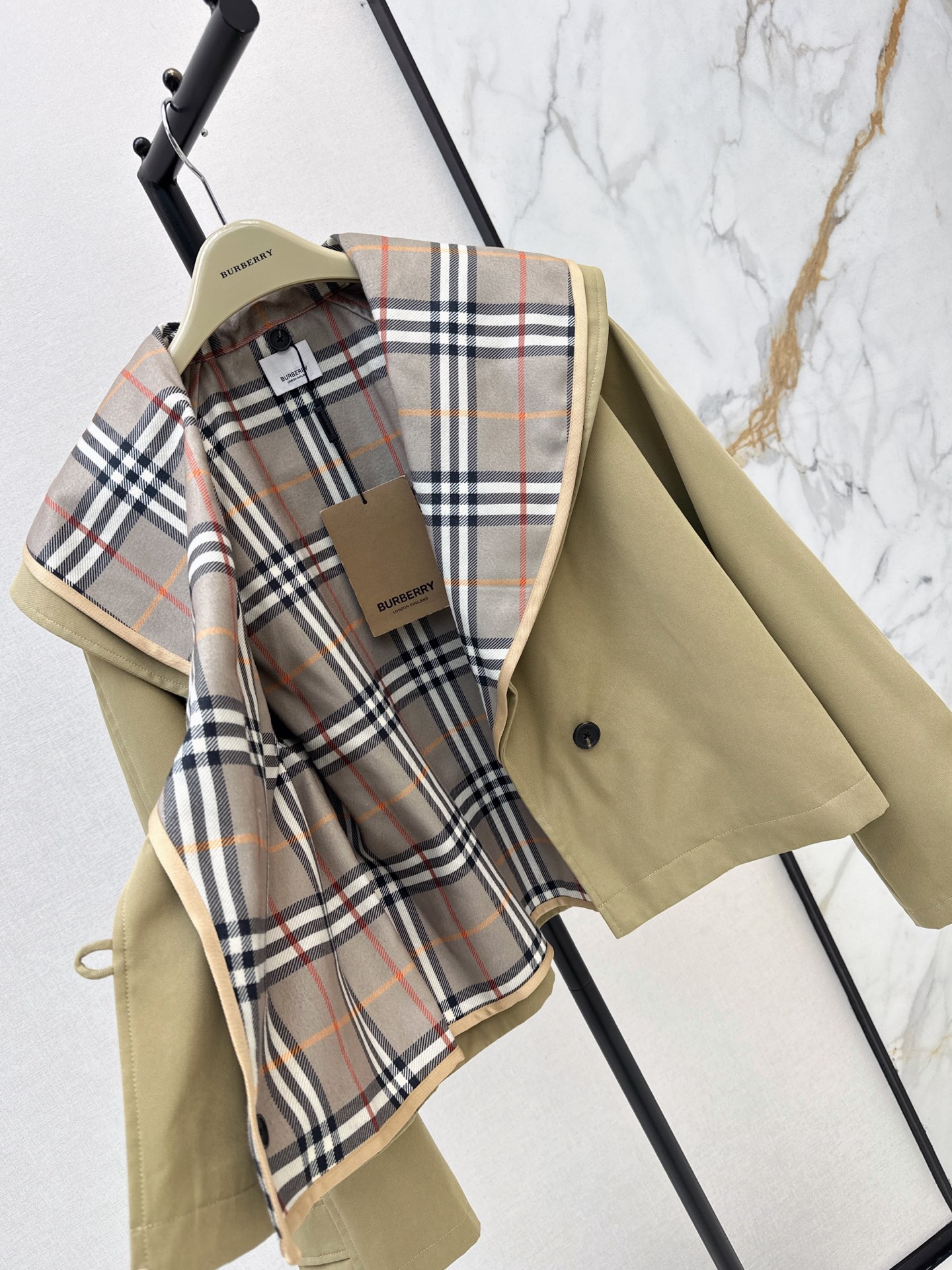 Burb 26fw trench coats with plaid lining