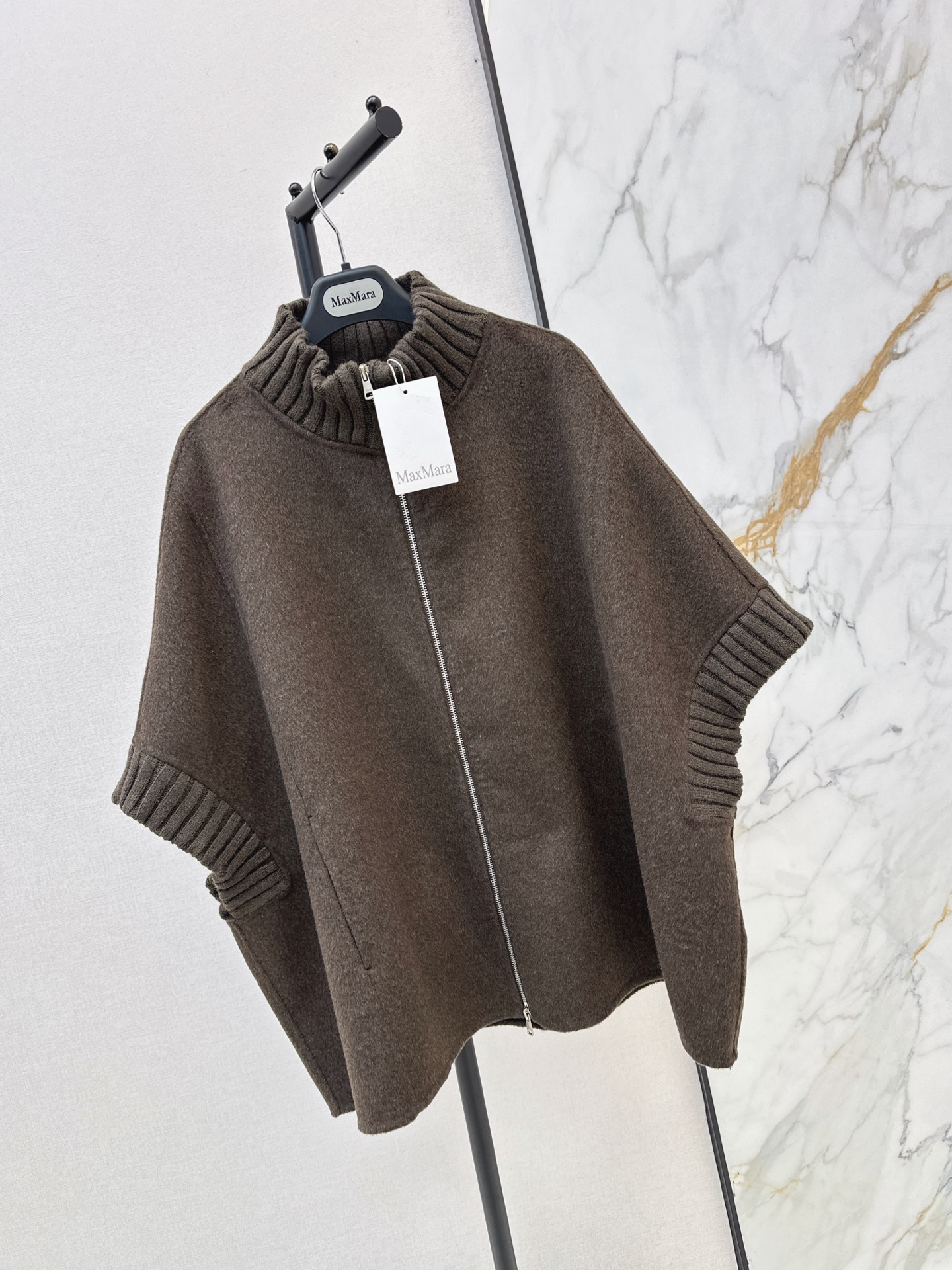Max 26fw wool cape jacket
